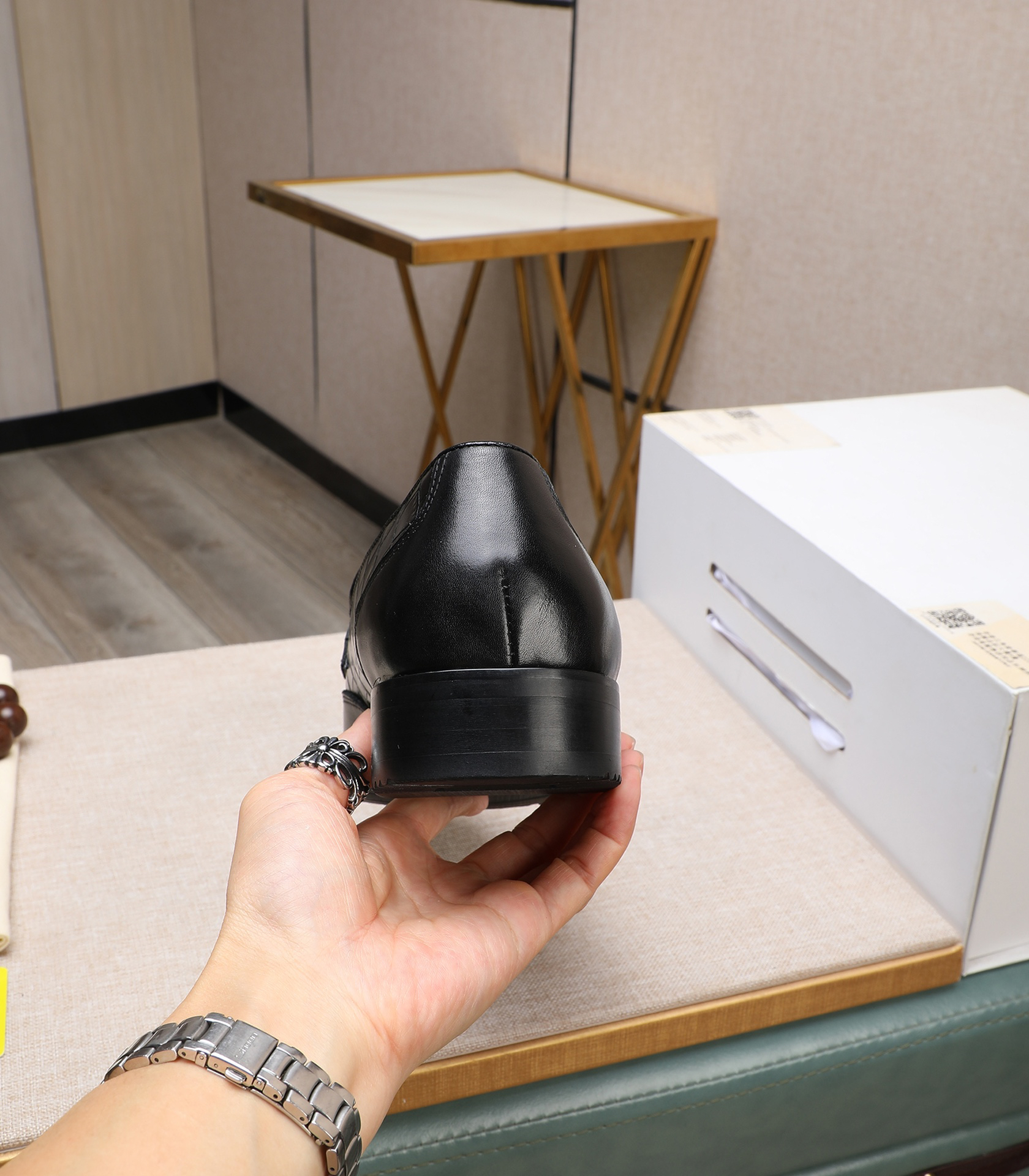 LV men's leather shoes-31