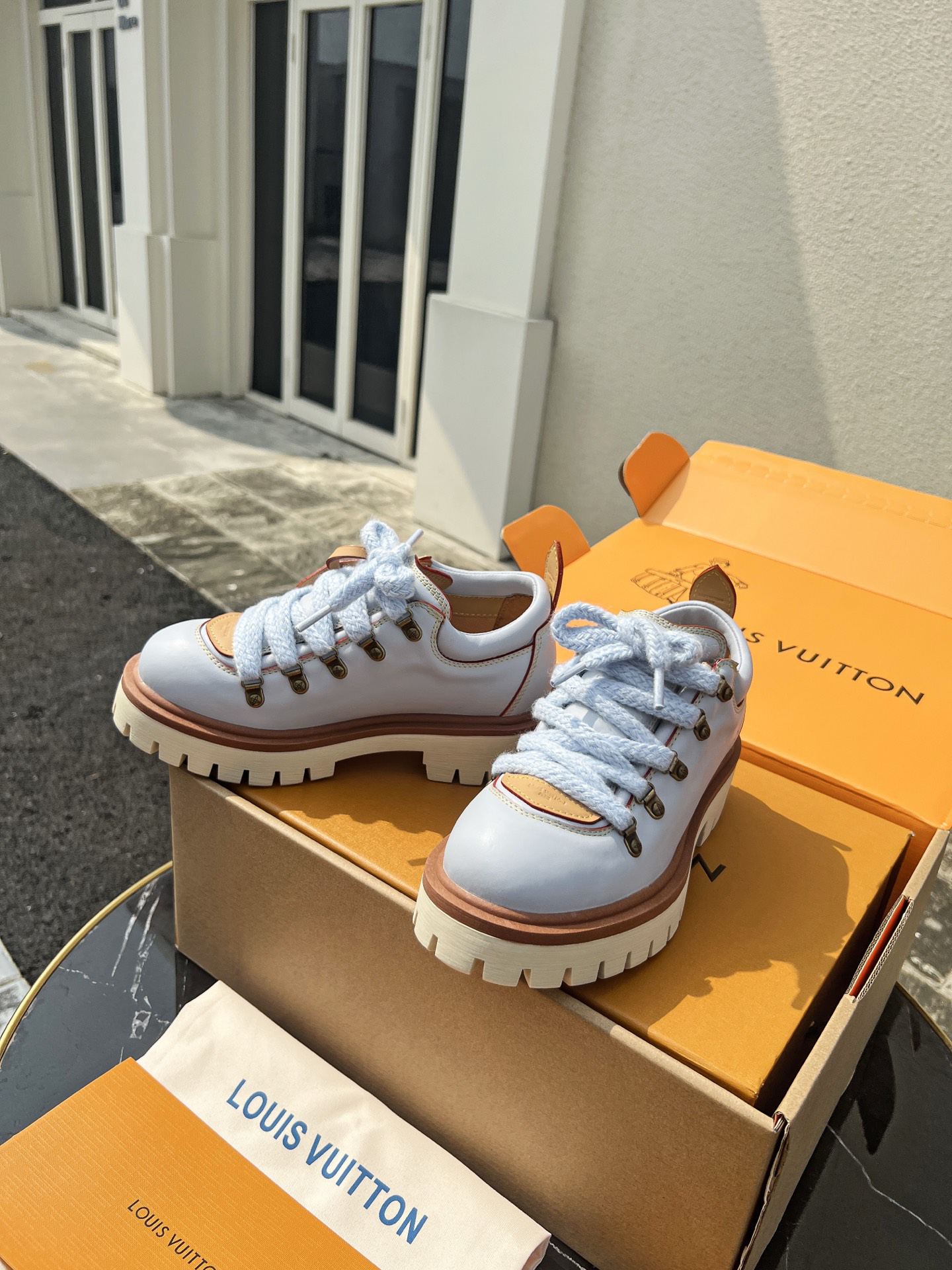 LV women's leather shoes-23