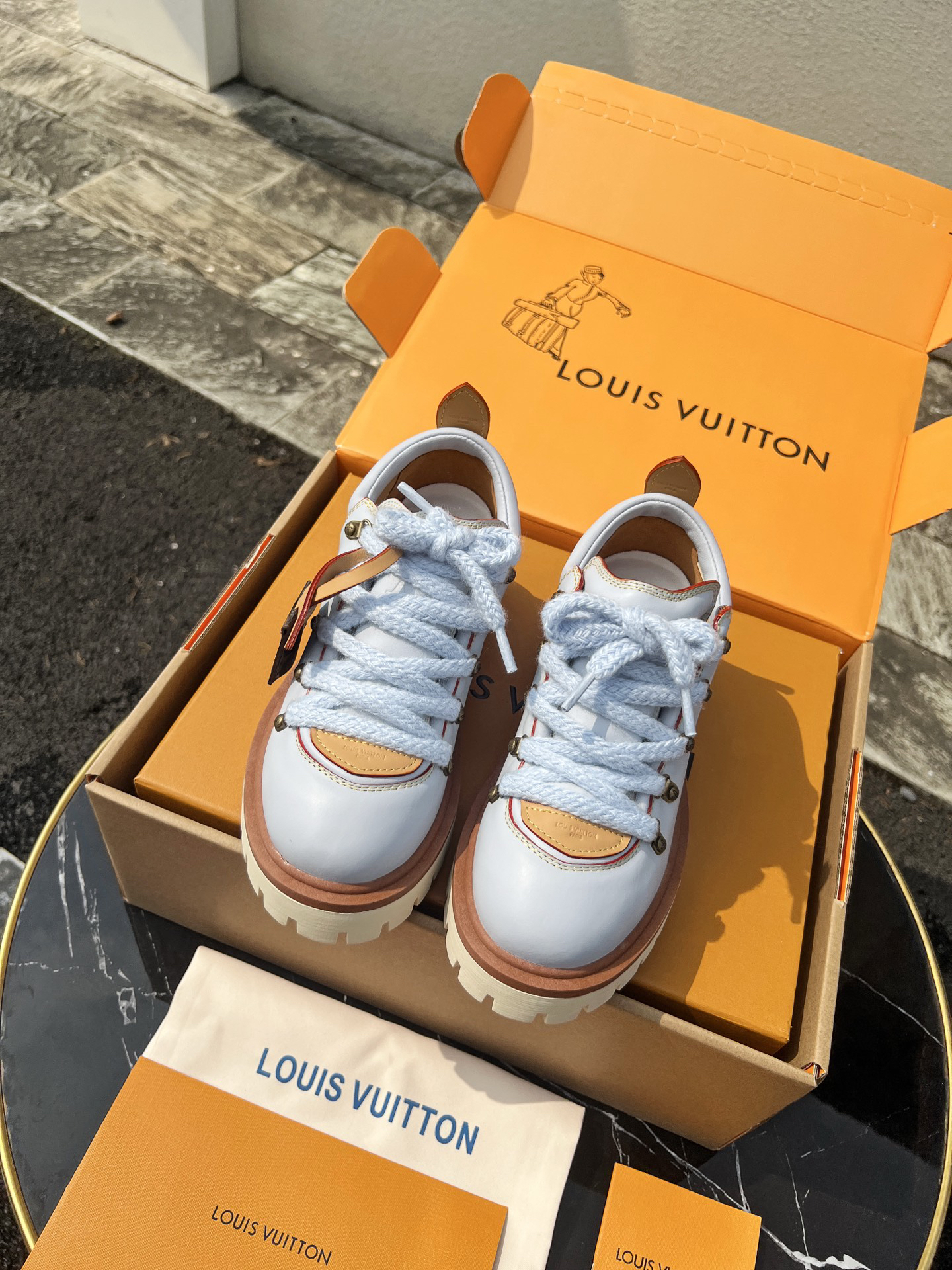 LV women's leather shoes-23