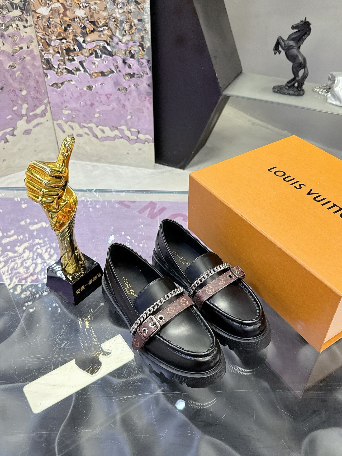 LV women's leather shoes-41