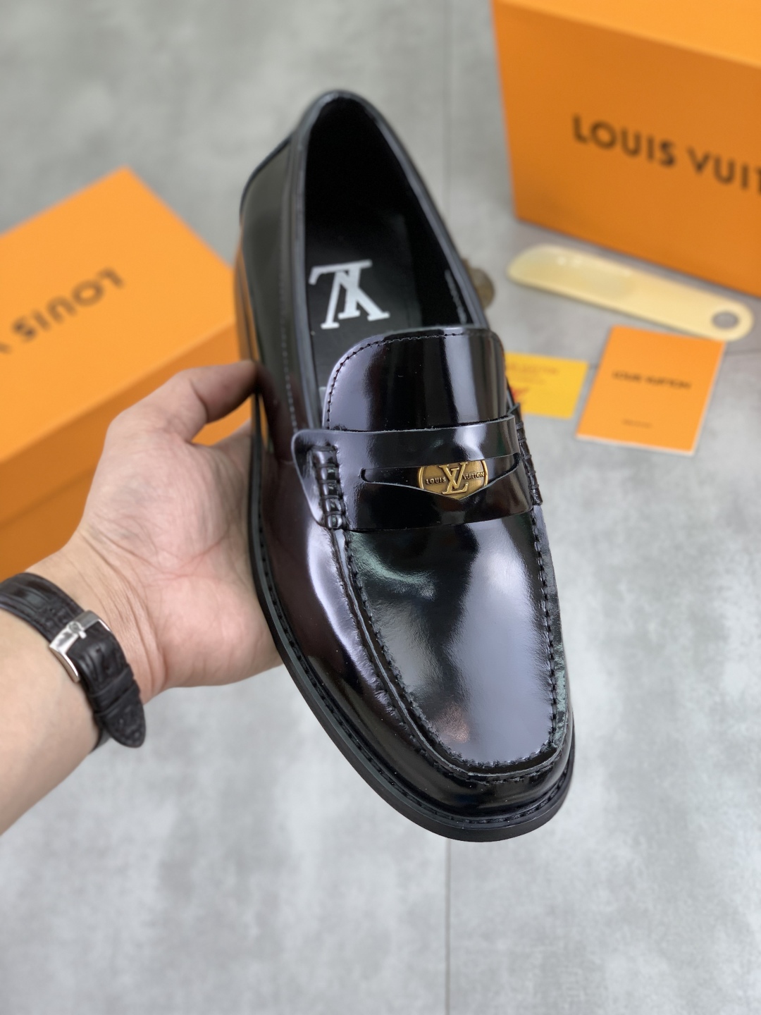 LV men's leather shoes-61