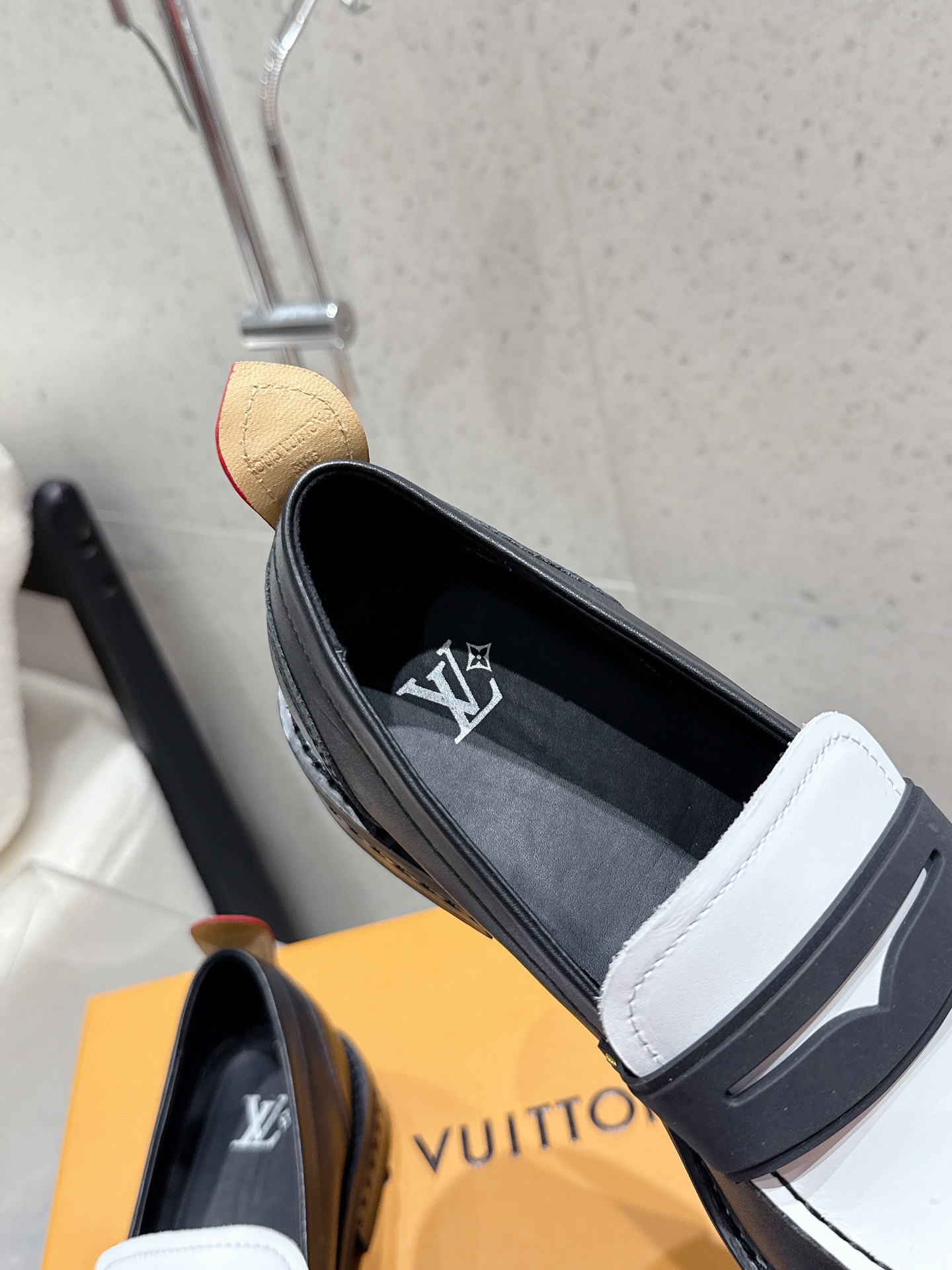 LV women's leather shoes-46