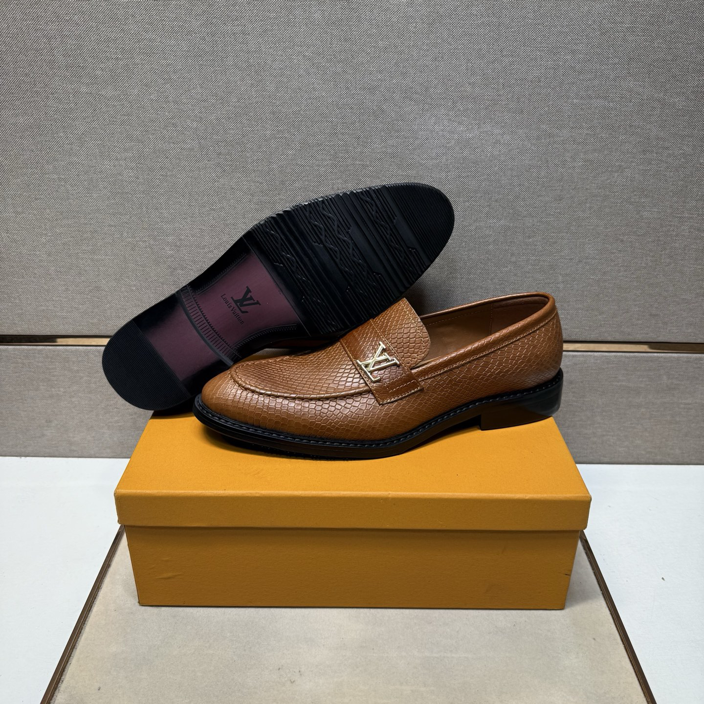 LV men's leather shoes-57