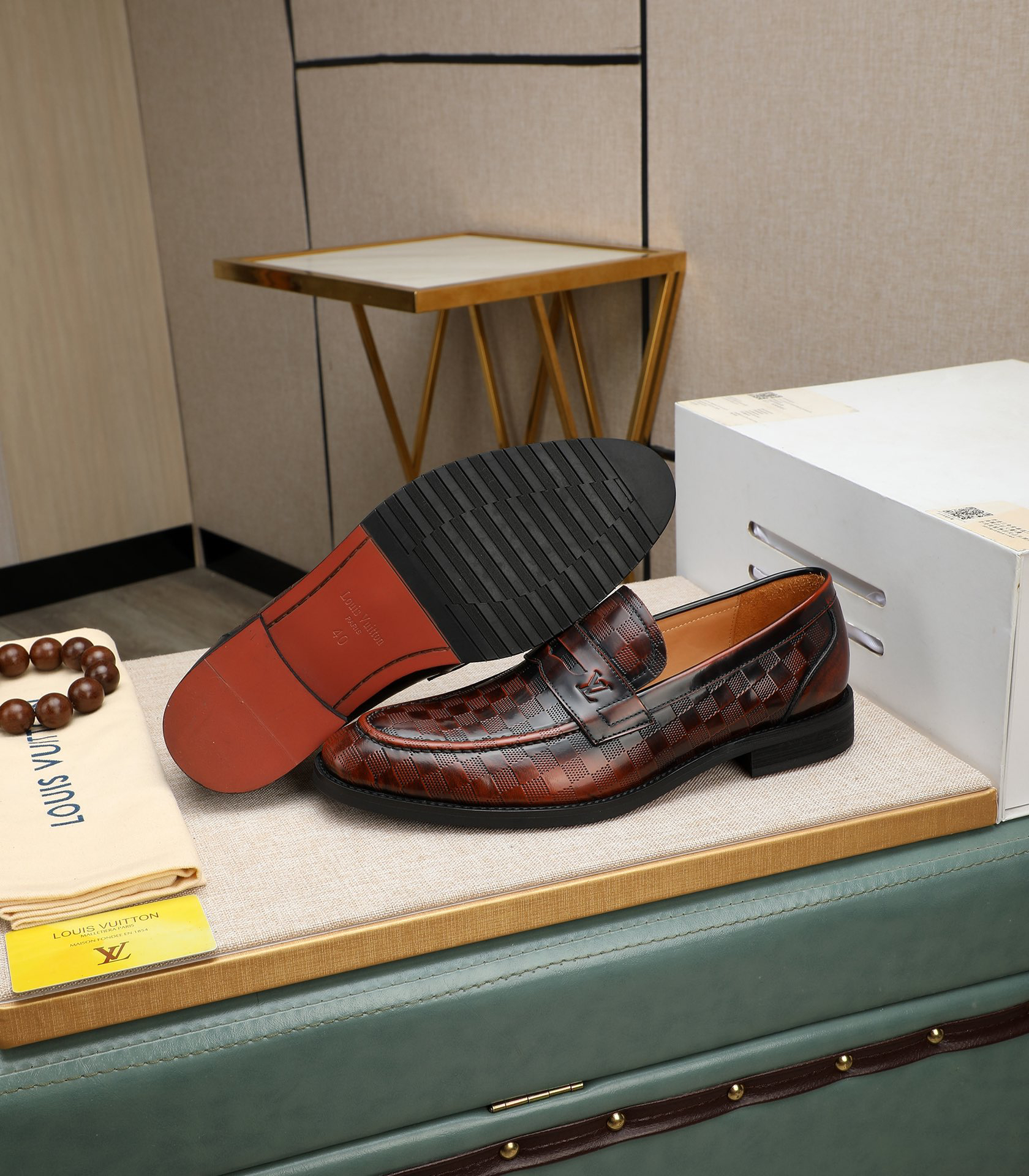 LV men's leather shoes-3