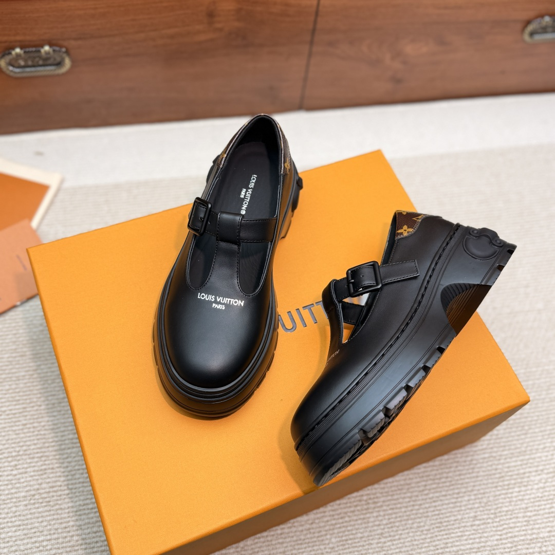 LV women's leather shoes-11