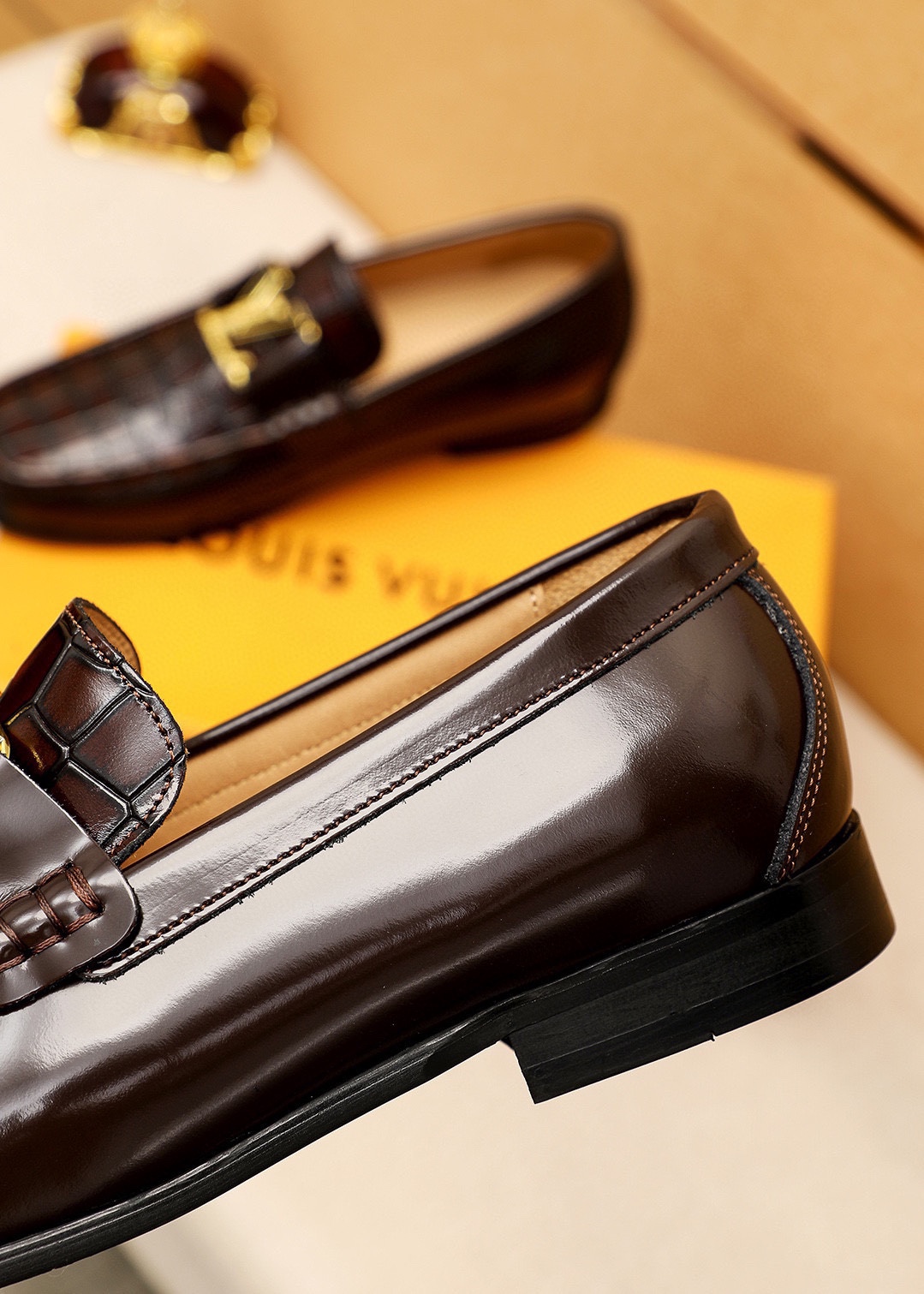 LV men's leather shoes-15