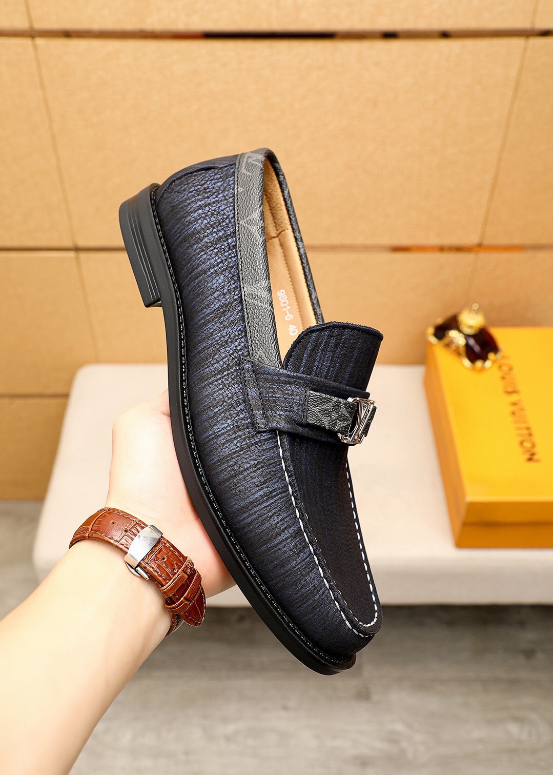 LV men's leather shoes-62