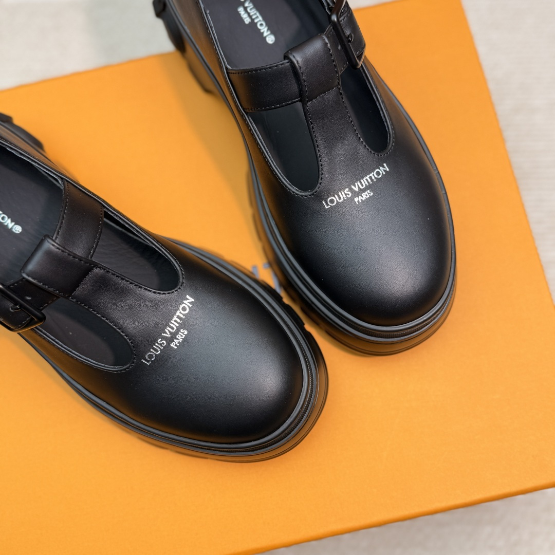 LV women's leather shoes-11