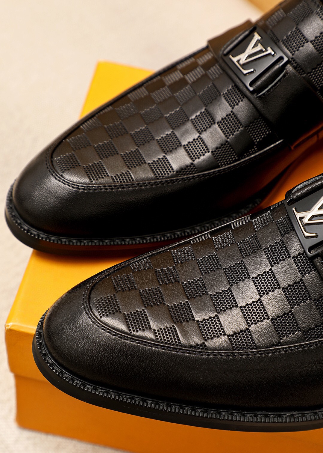 LV men's leather shoes-14