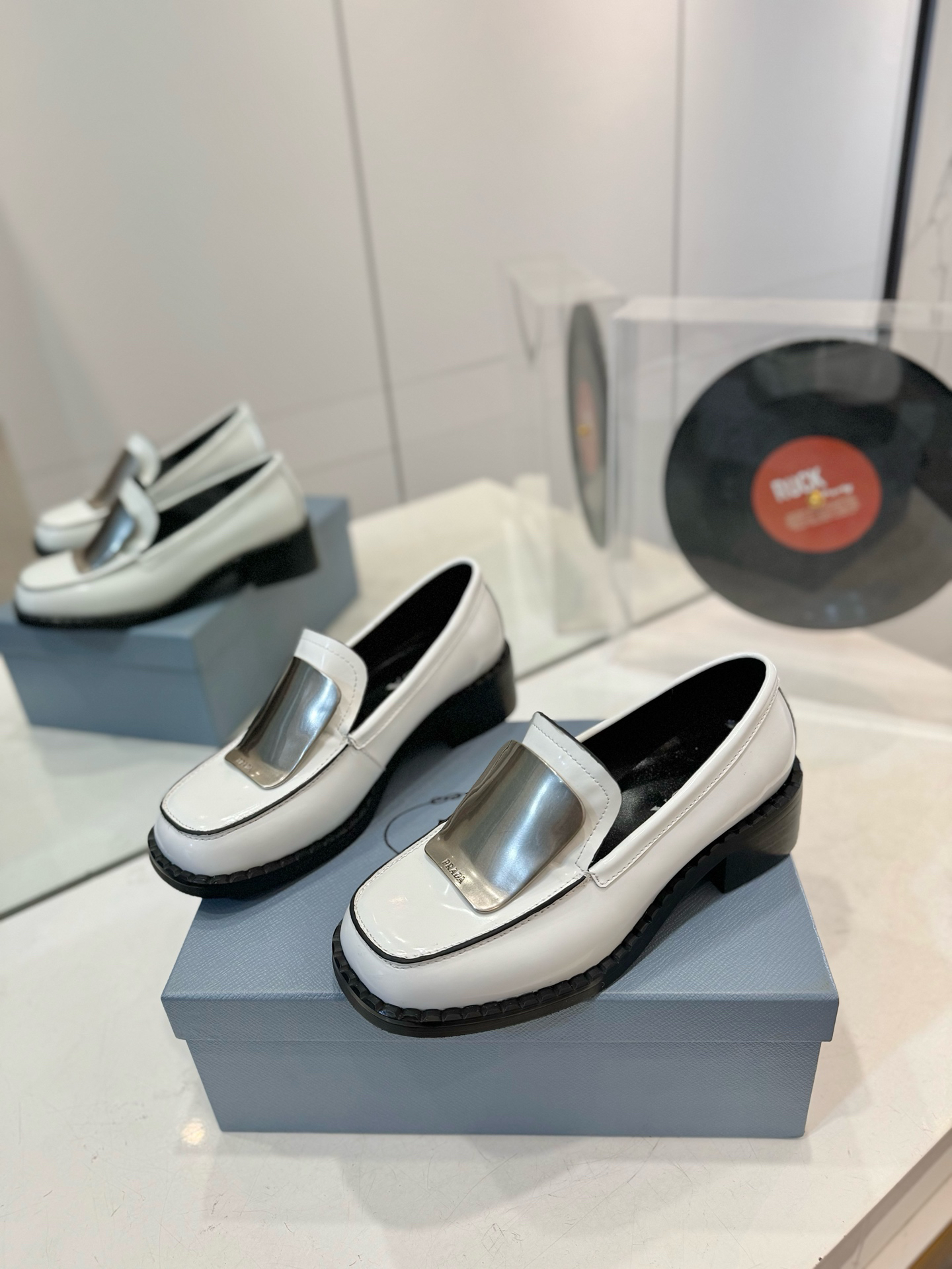 Prada women's leather shoes-18