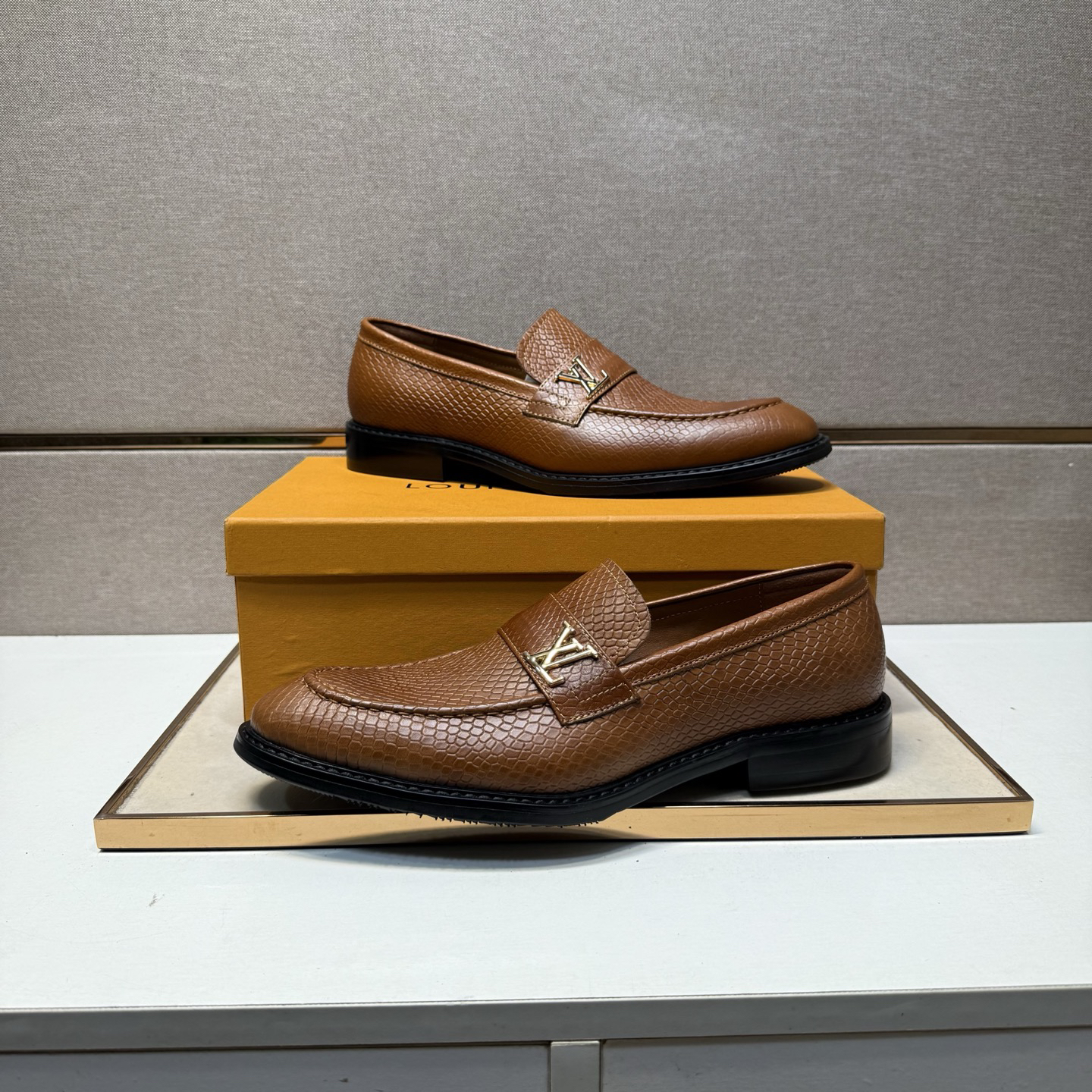 LV men's leather shoes-57