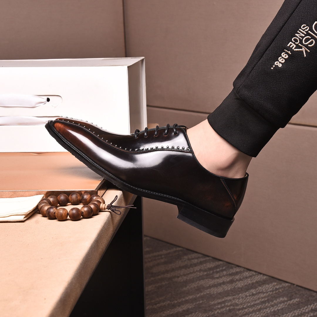 LV men's leather shoes-32