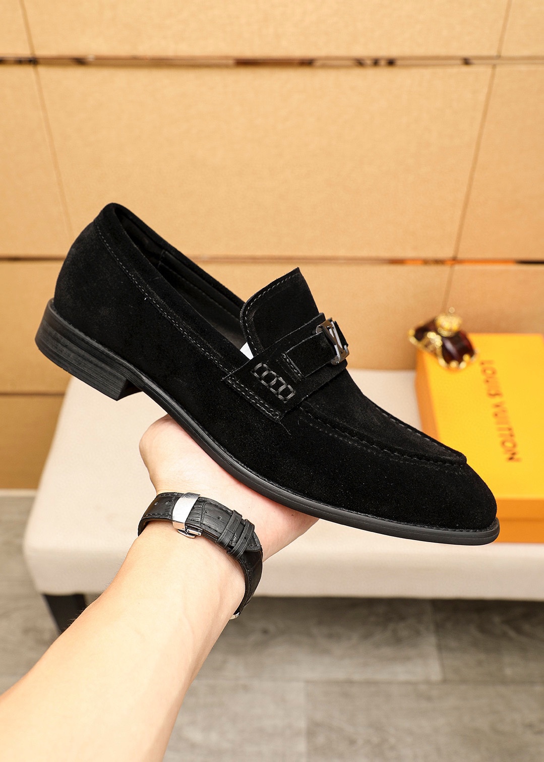 LV men's leather shoes-37