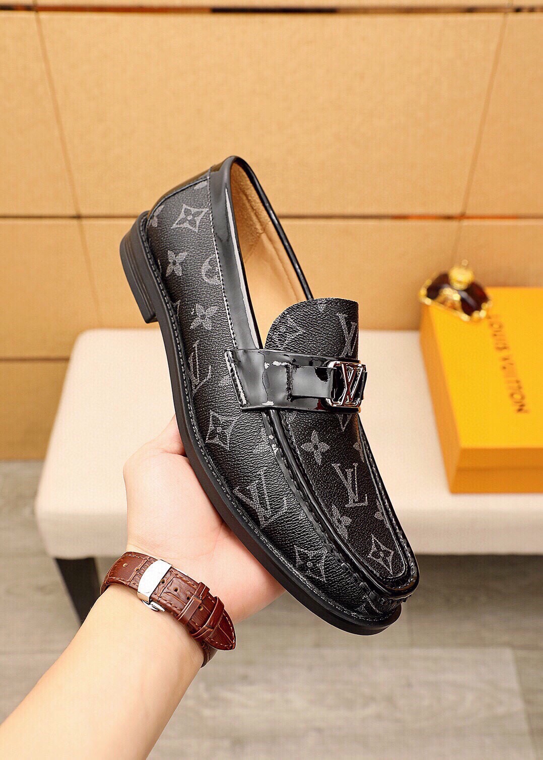 LV men's leather shoes-63