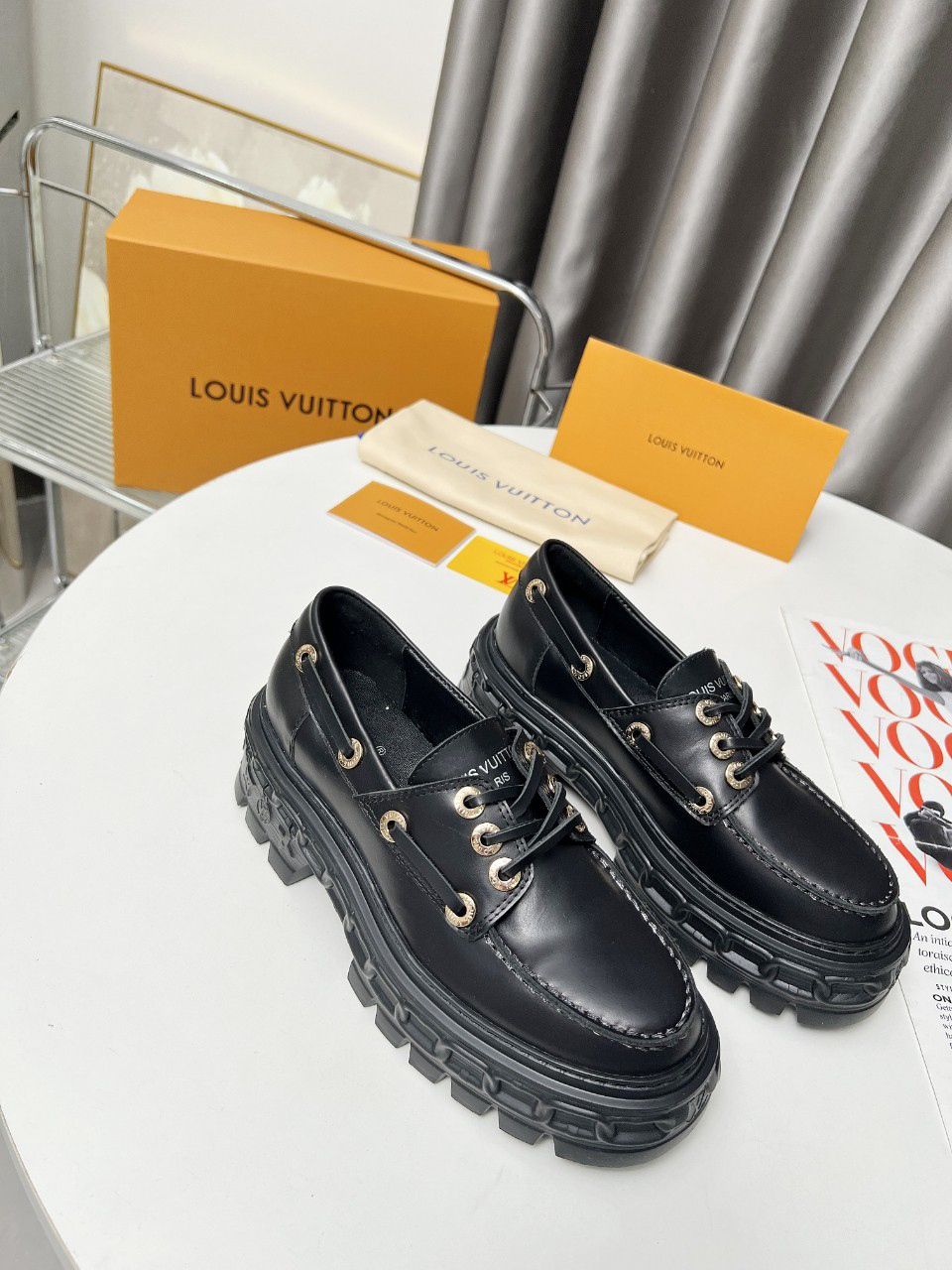 LV women's leather shoes-21