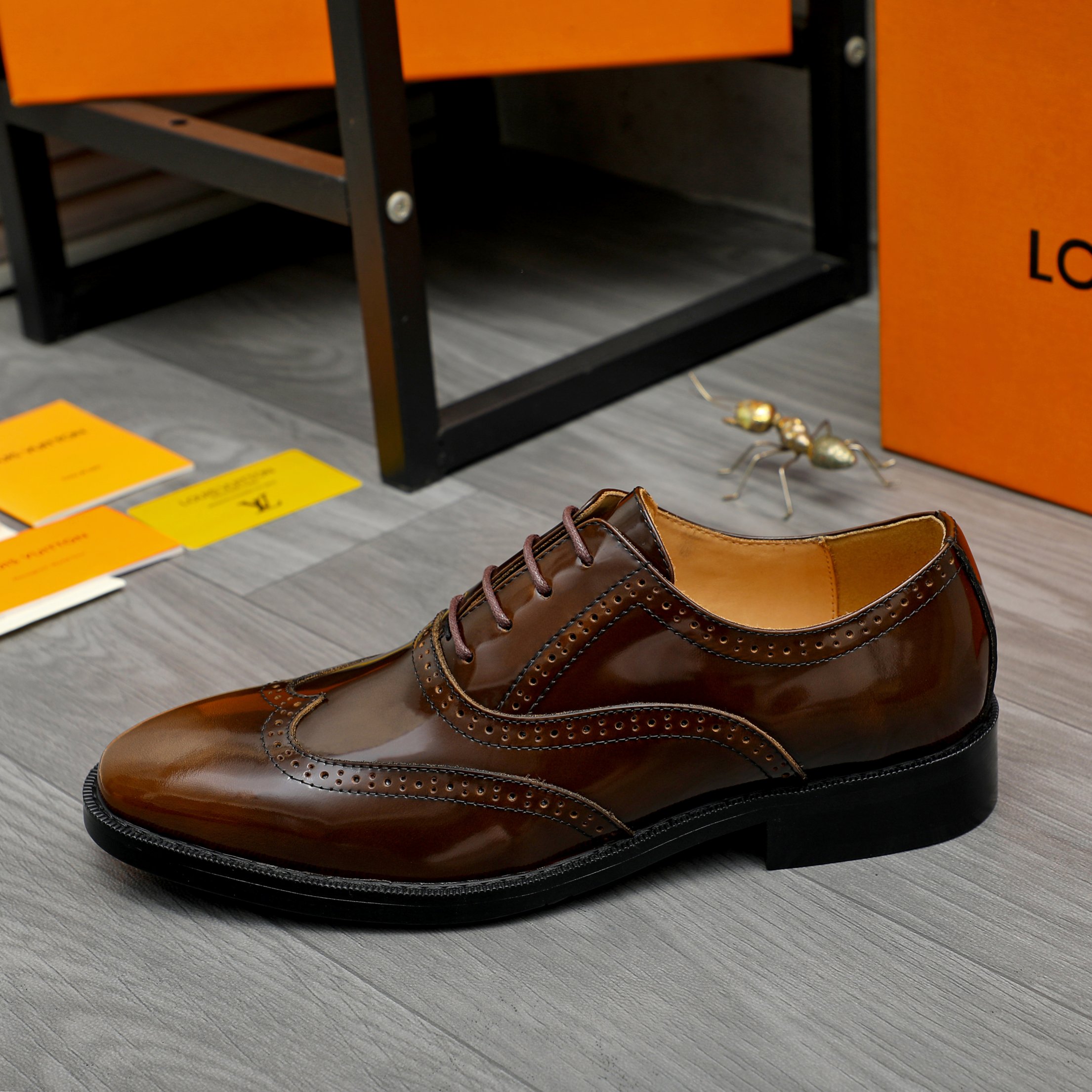 LV men's leather shoes-2
