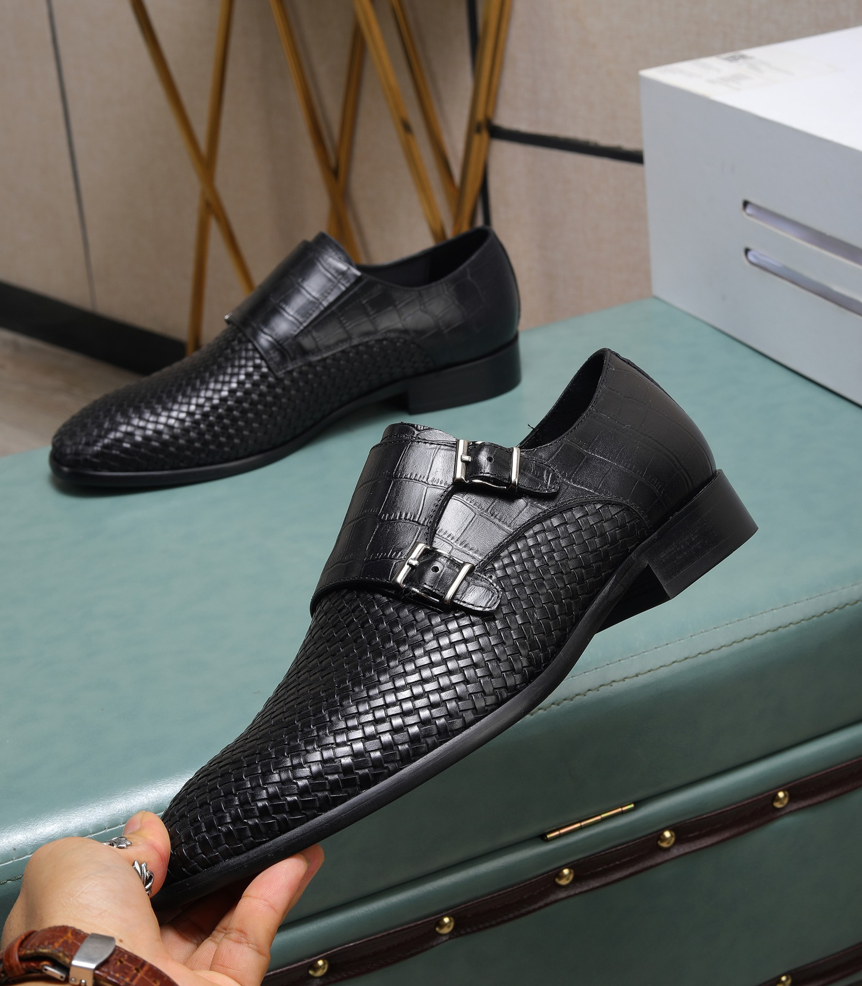 LV men's leather shoes-54