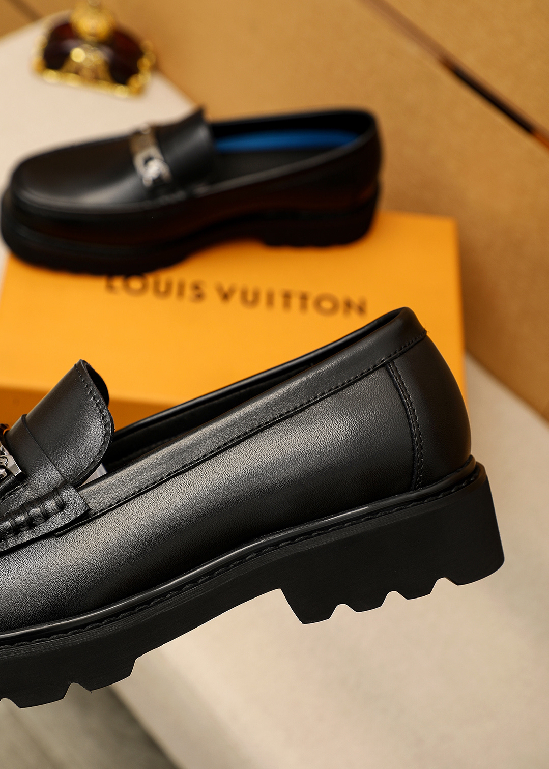 LV men's leather shoes-66