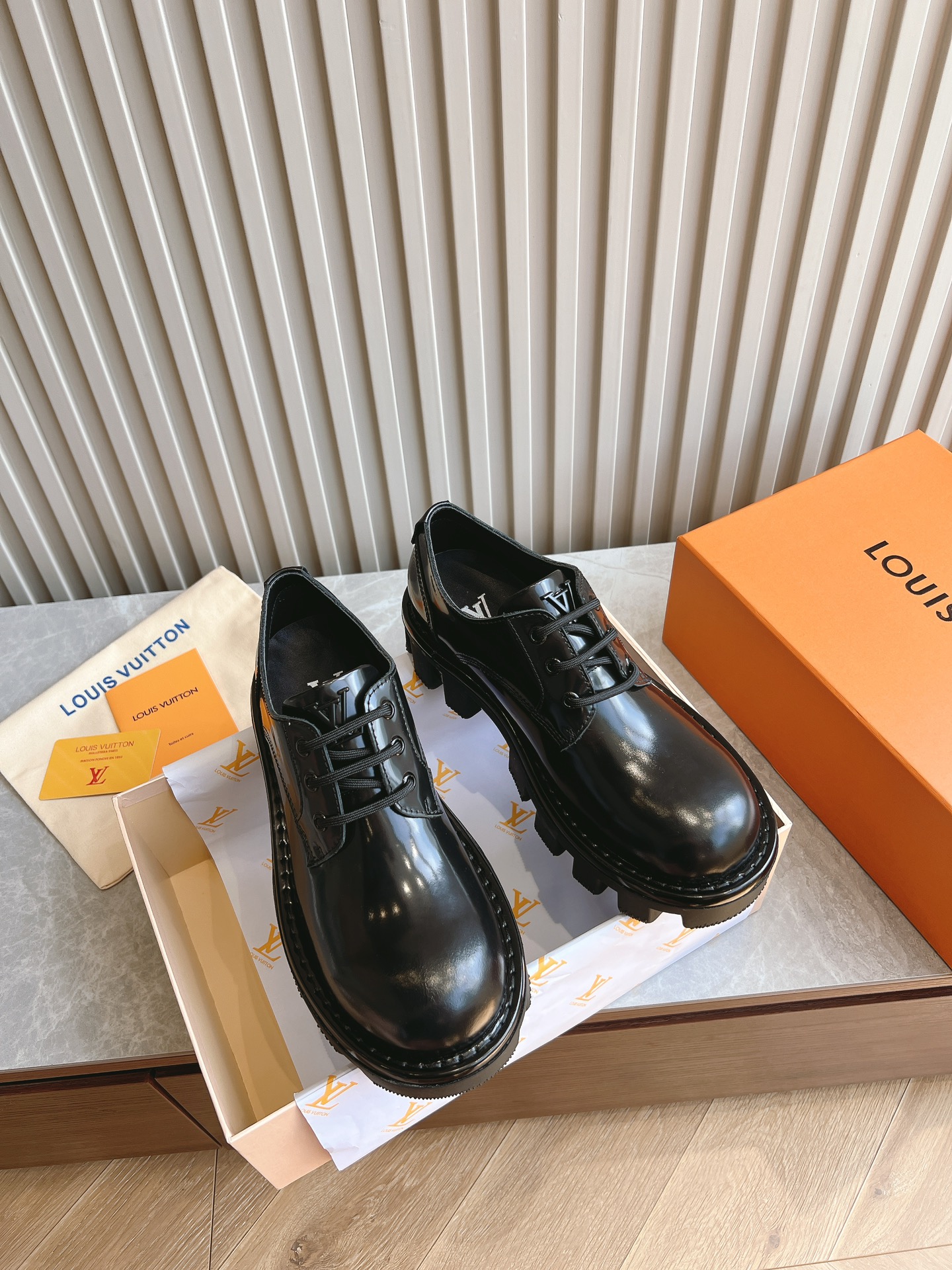 LV women's leather shoes-14