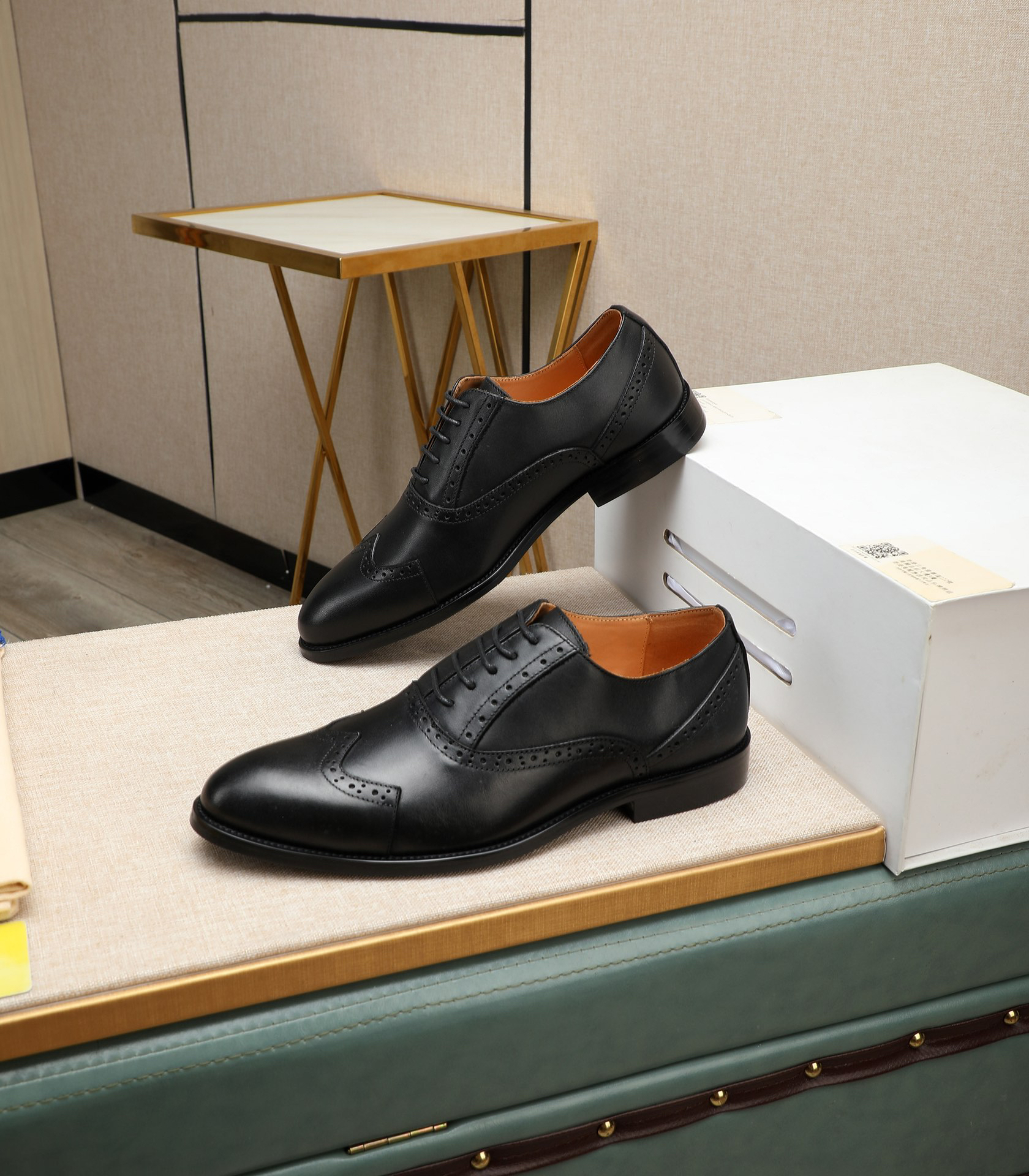 LV men's leather shoes-6