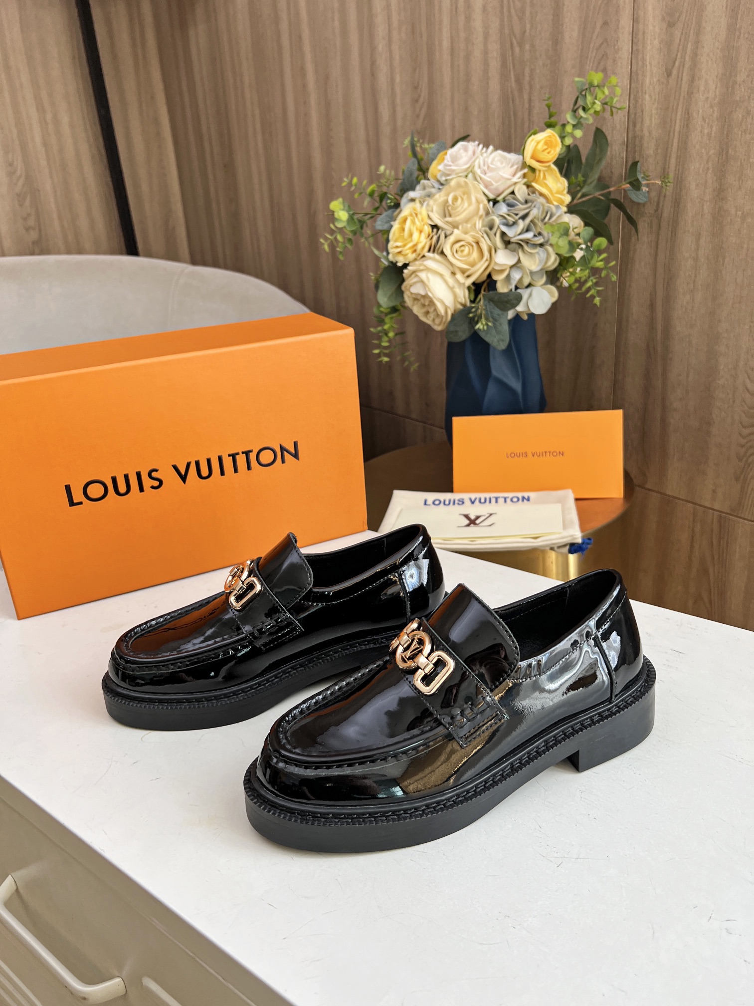 LV women's leather shoes-39