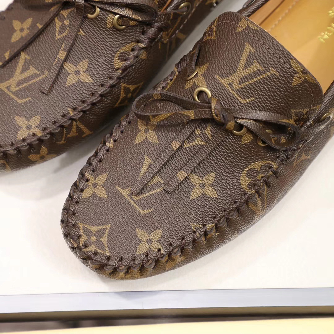 LV women's leather shoes-32