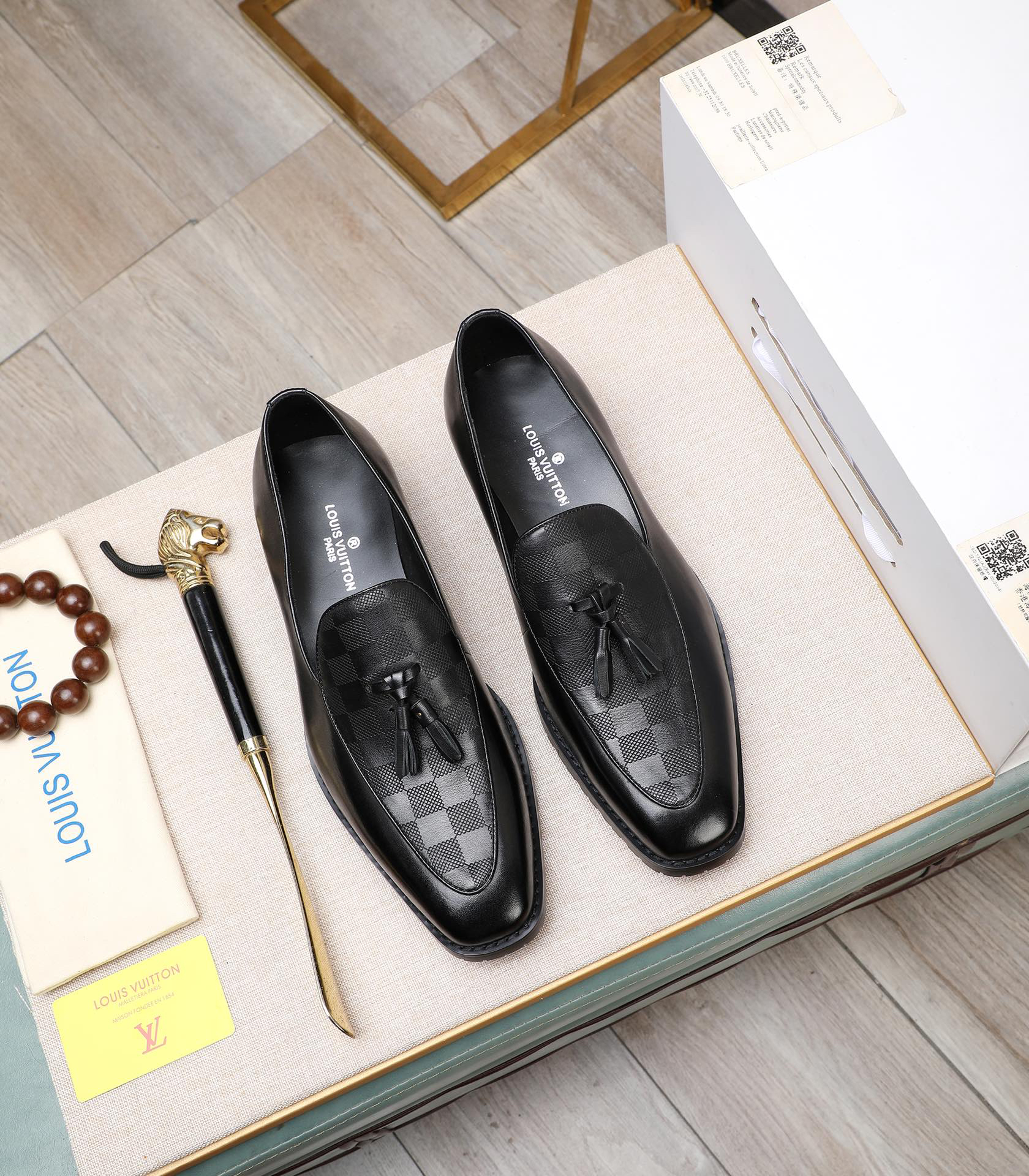 LV men's leather shoes-30