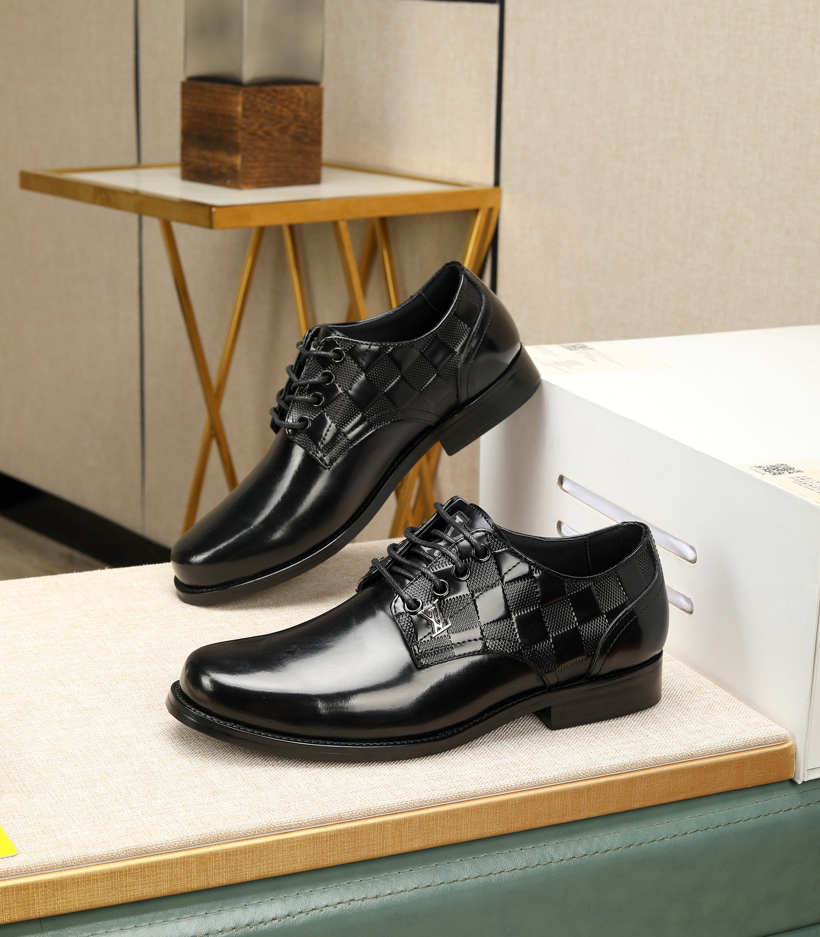 LV men's leather shoes-26