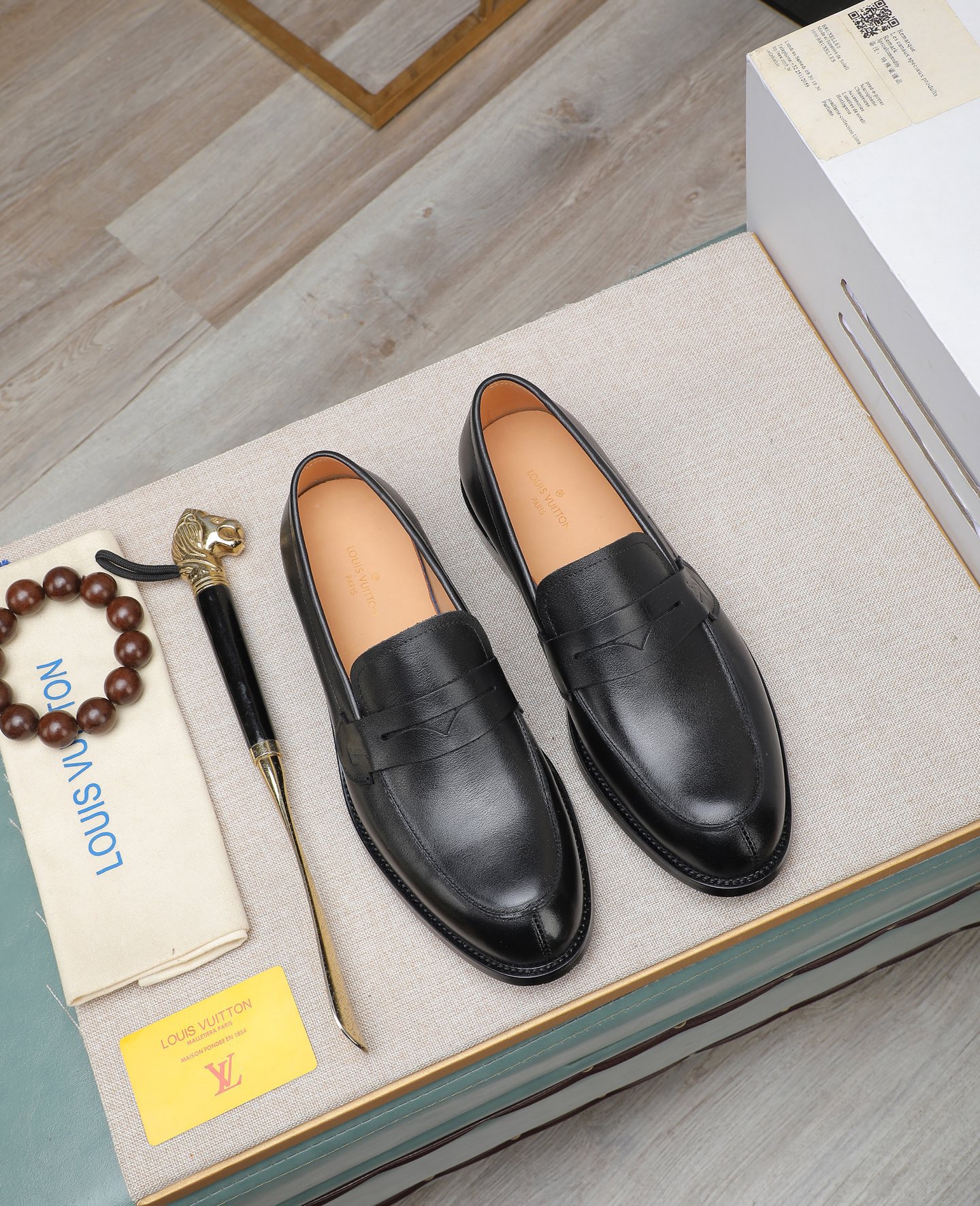 LV men's leather shoes-91