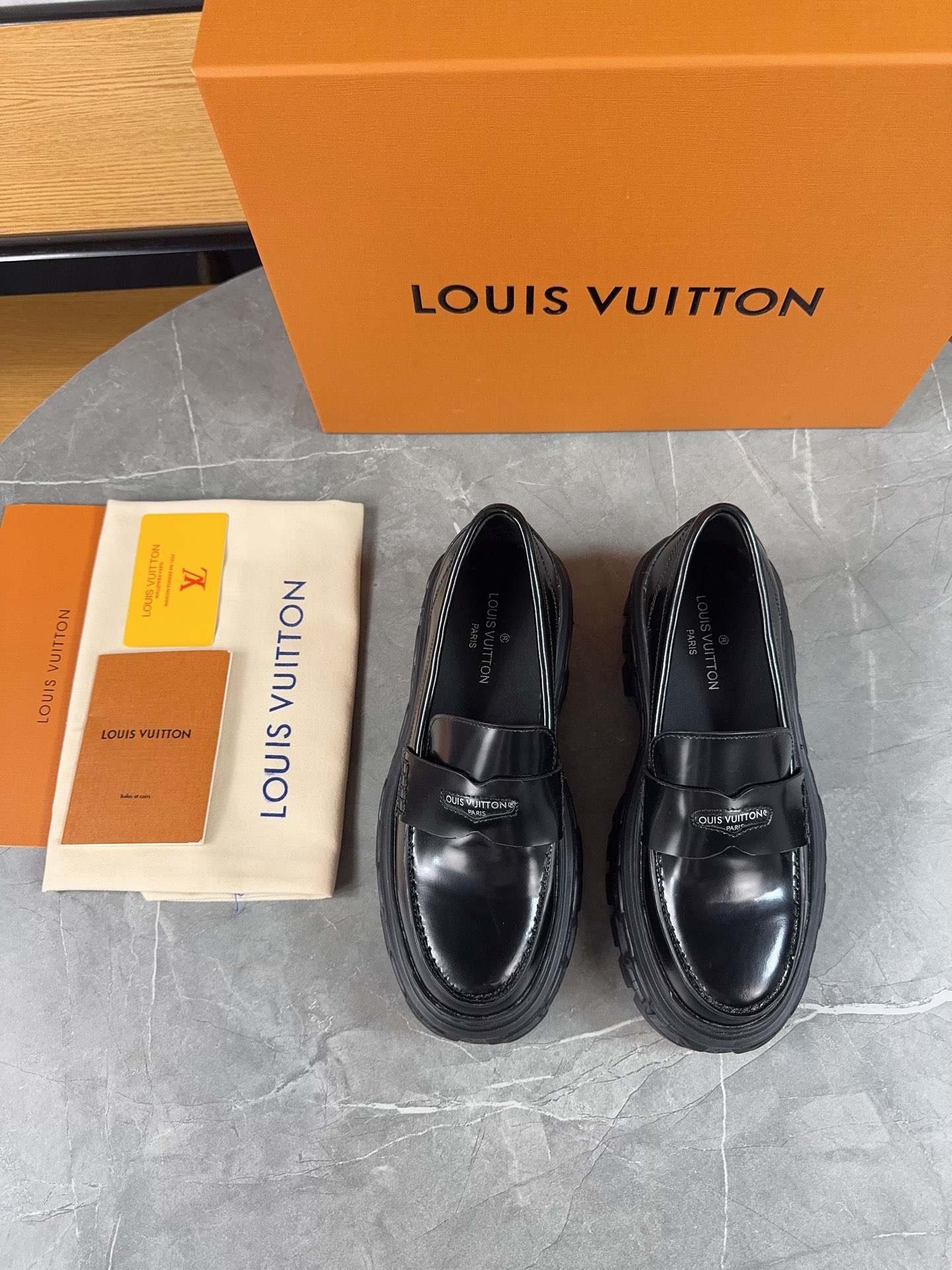 LV women's leather shoes-55