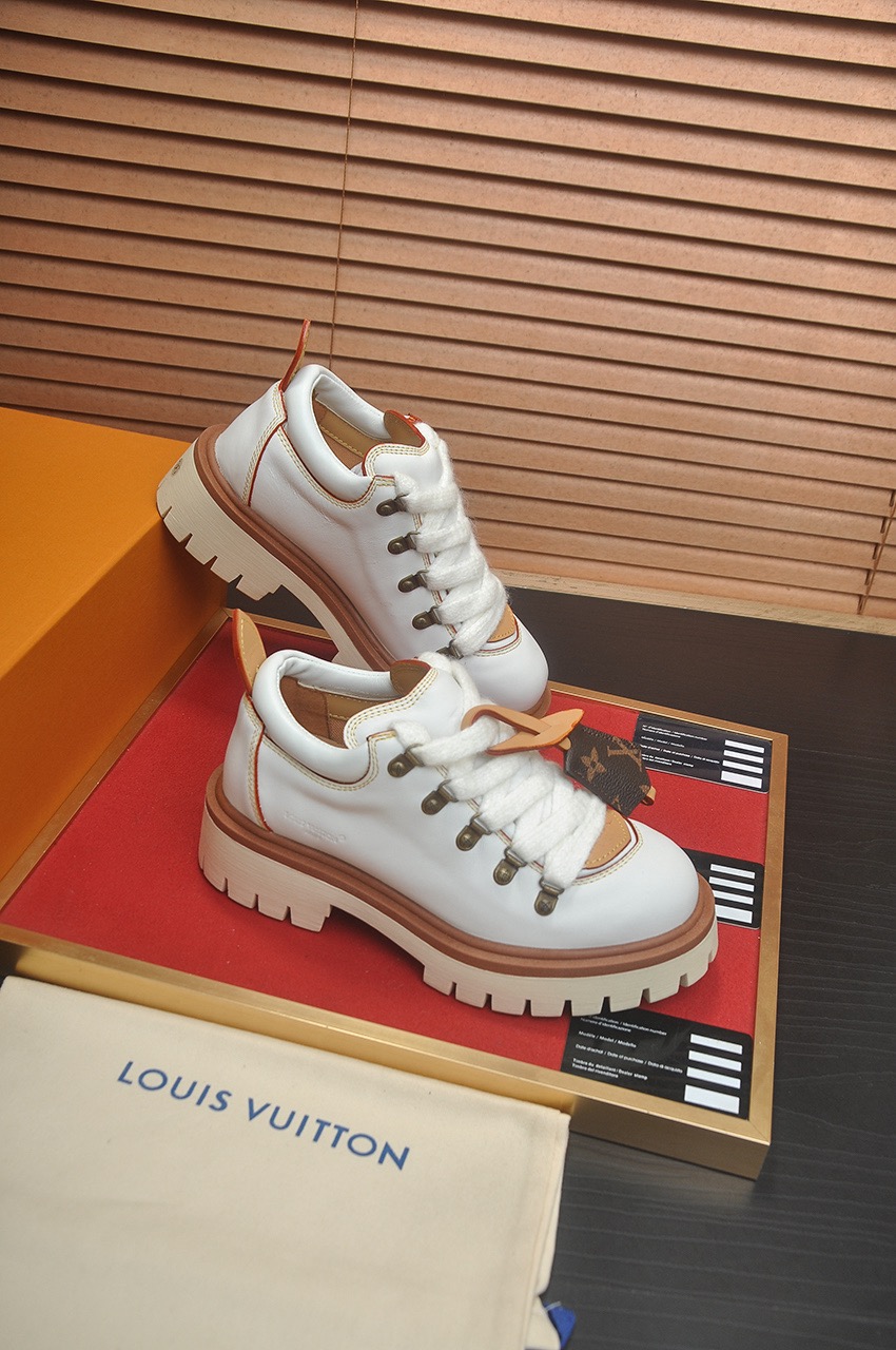 LV women's leather shoes-62