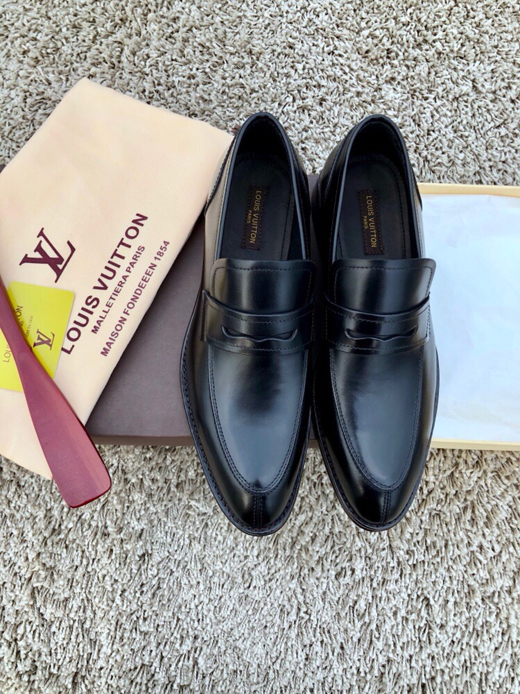 LV men's leather shoes-94