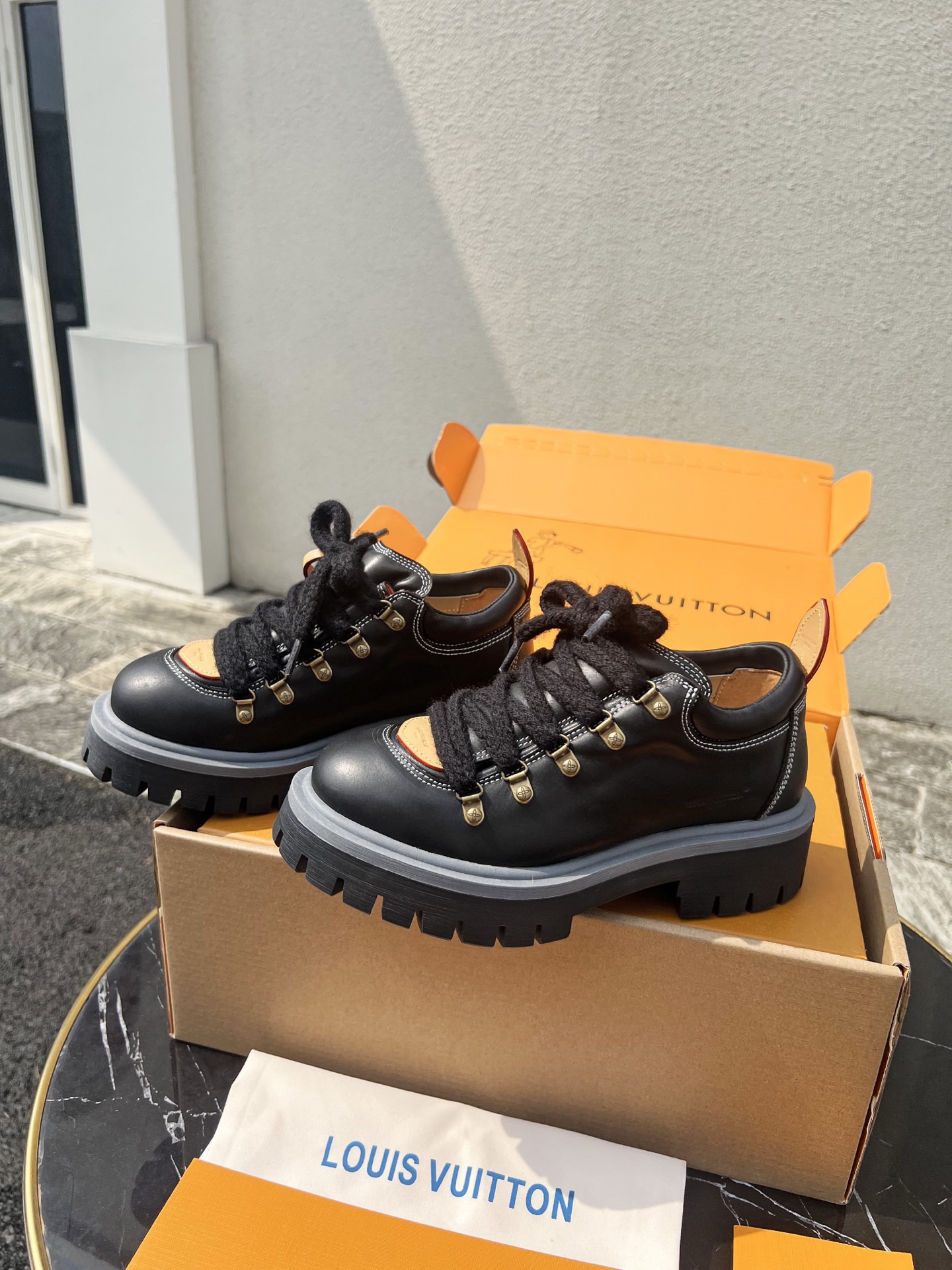 LV women's leather shoes-67