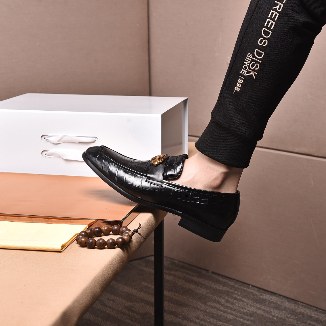 Gucci men's leather shoes-31