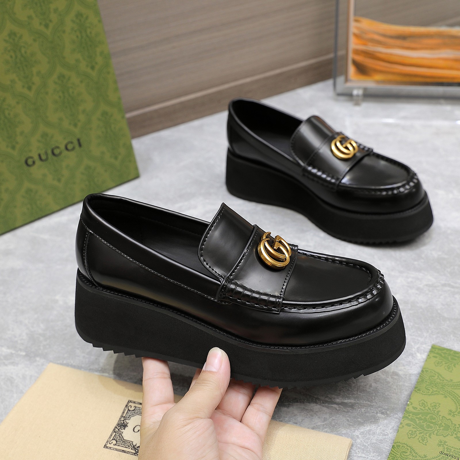 Gucci women's leather shoes-36