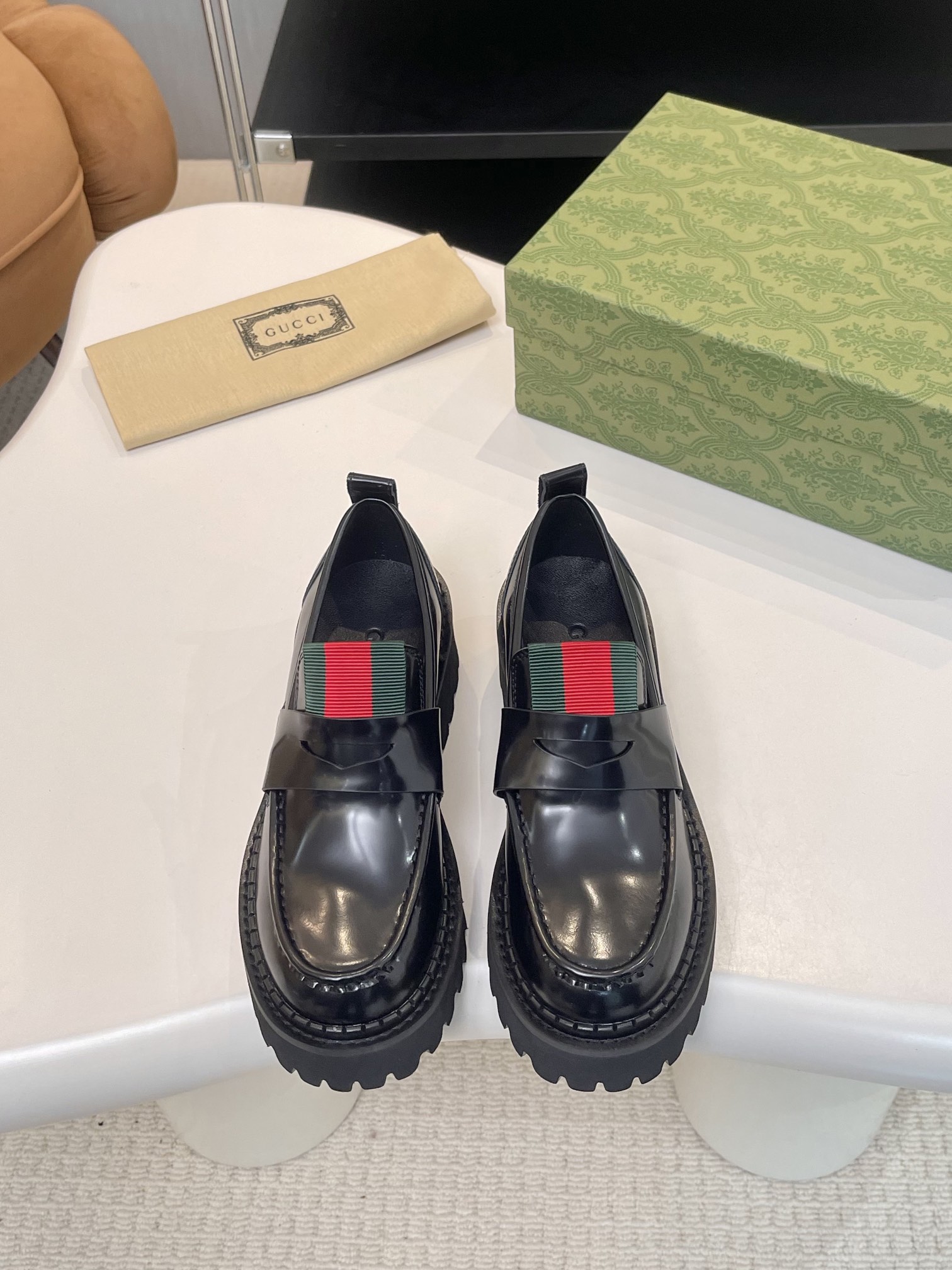 Gucci women's leather shoes-79