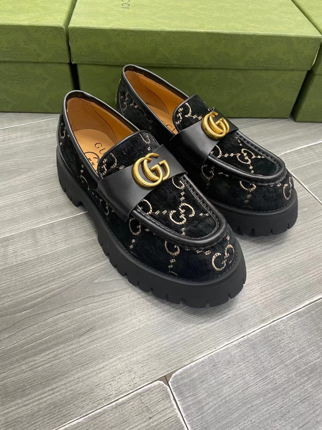 Gucci women's leather shoes-82