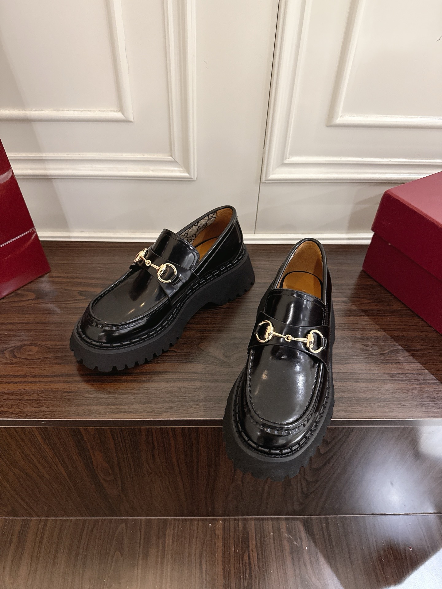 Gucci women's leather shoes-64