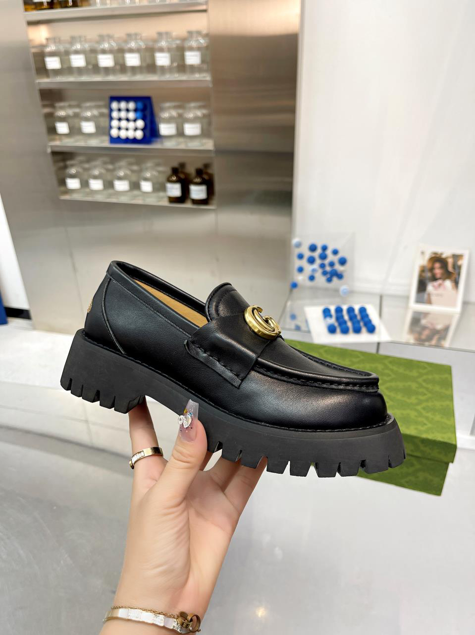 Gucci women's leather shoes-81