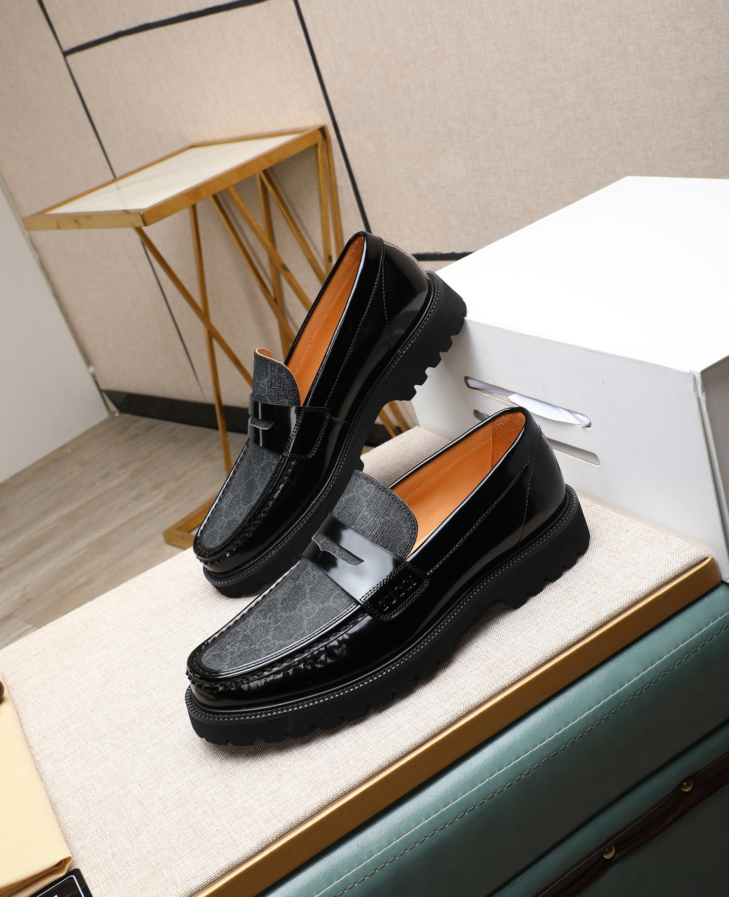 Gucci men's leather shoes-124