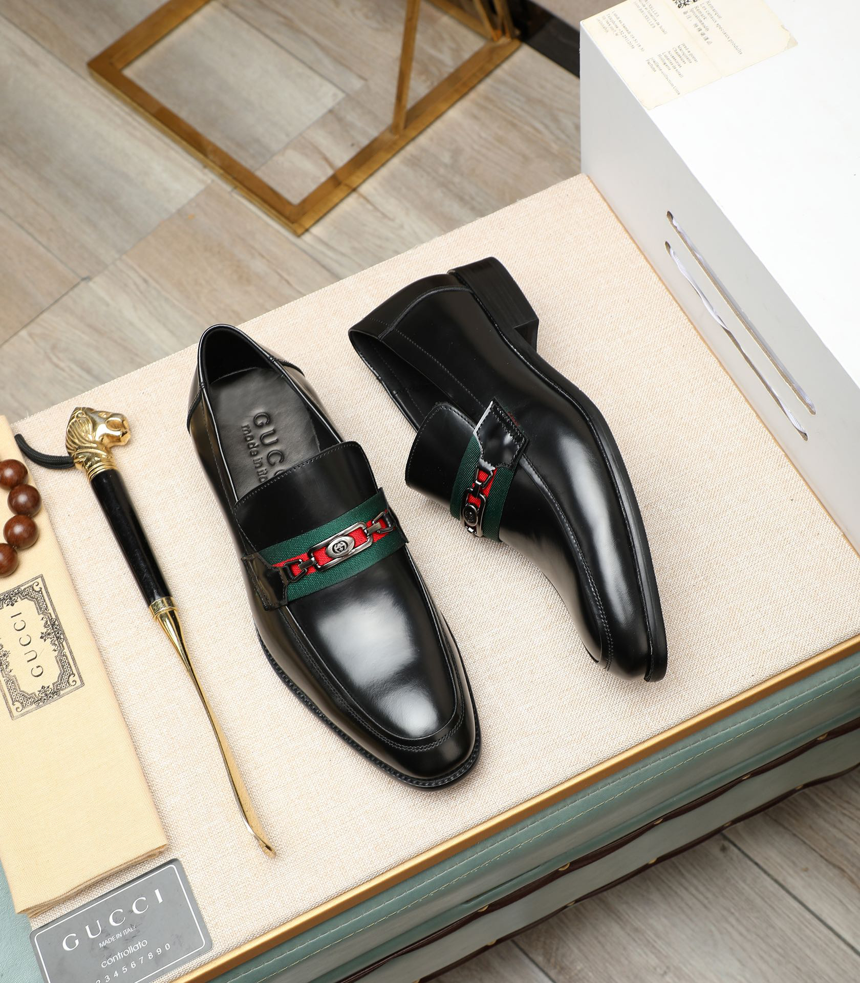 Gucci men's leather shoes-106