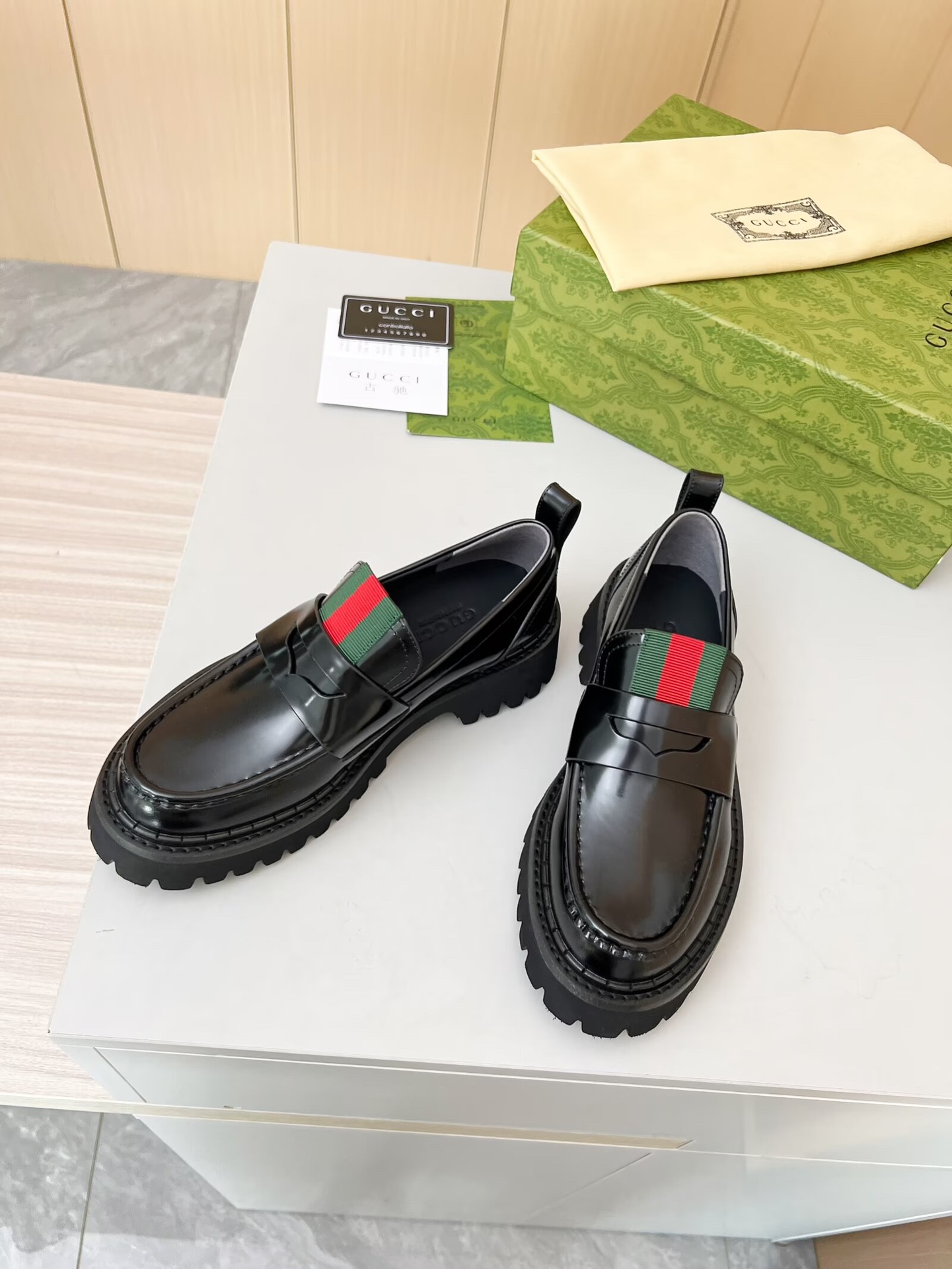 Gucci women's leather shoes-29