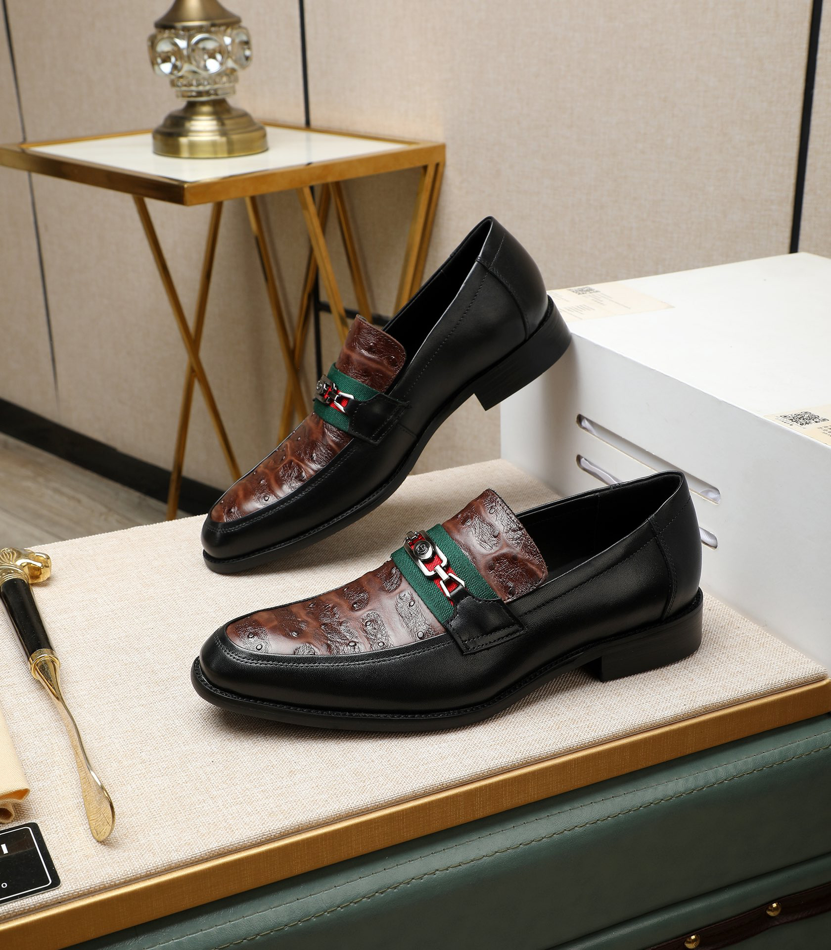 Gucci men's leather shoes-109