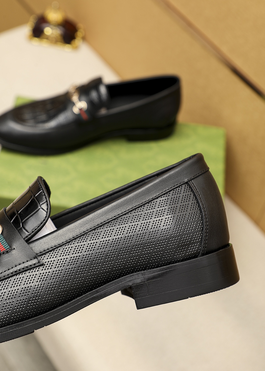 Gucci women's leather shoes-65