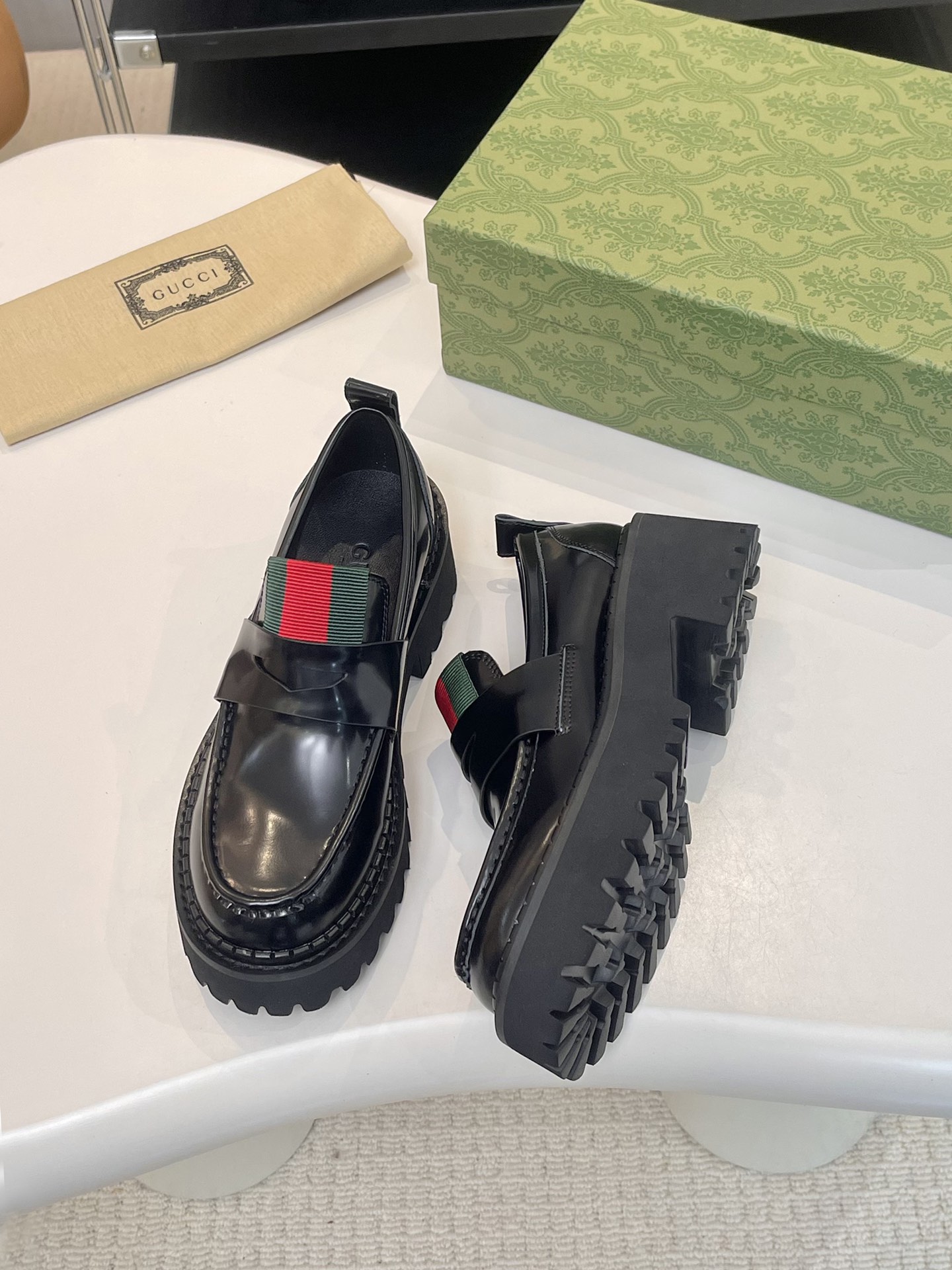 Gucci women's leather shoes-79