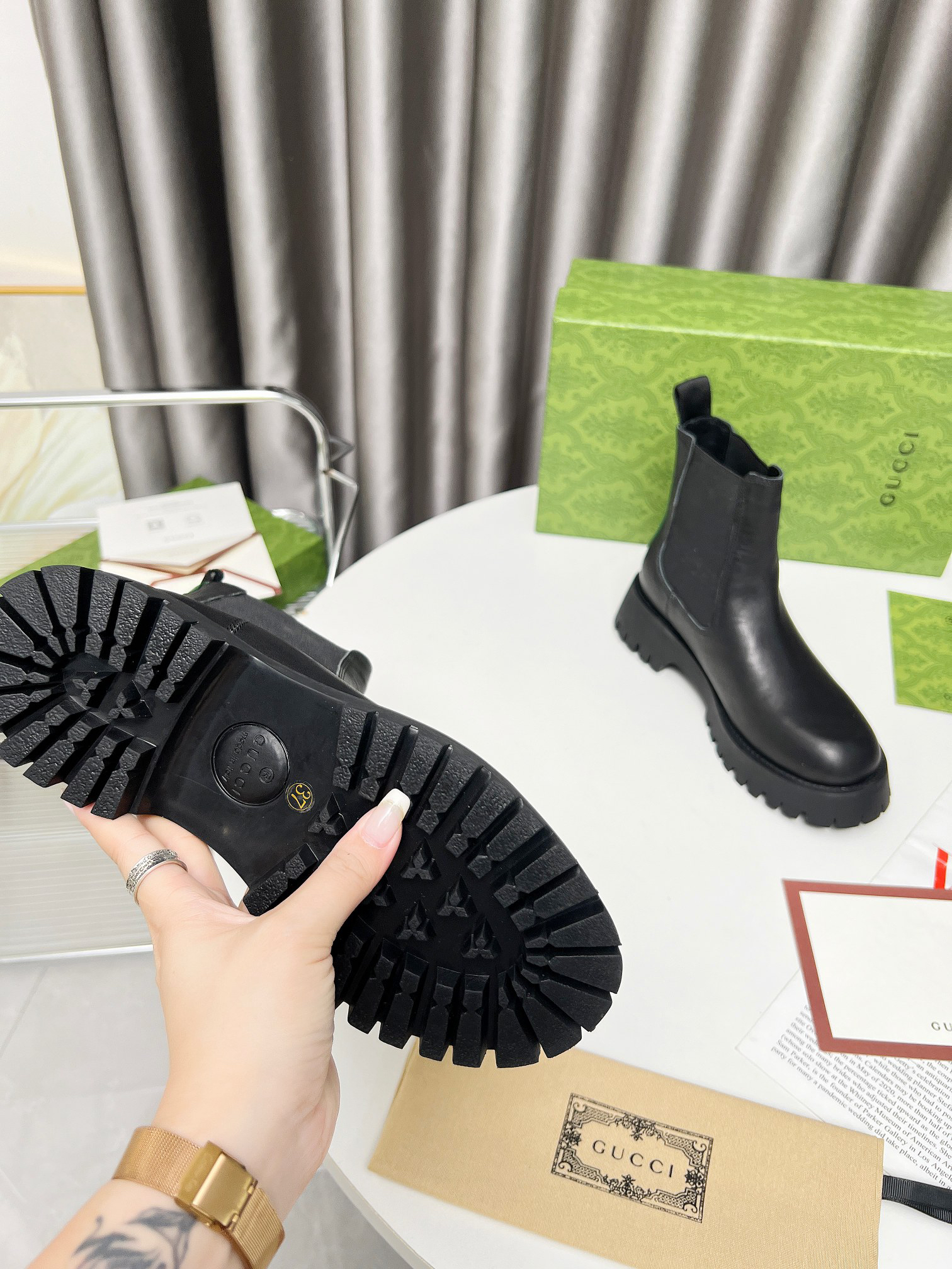 Gucci women's leather shoes-10