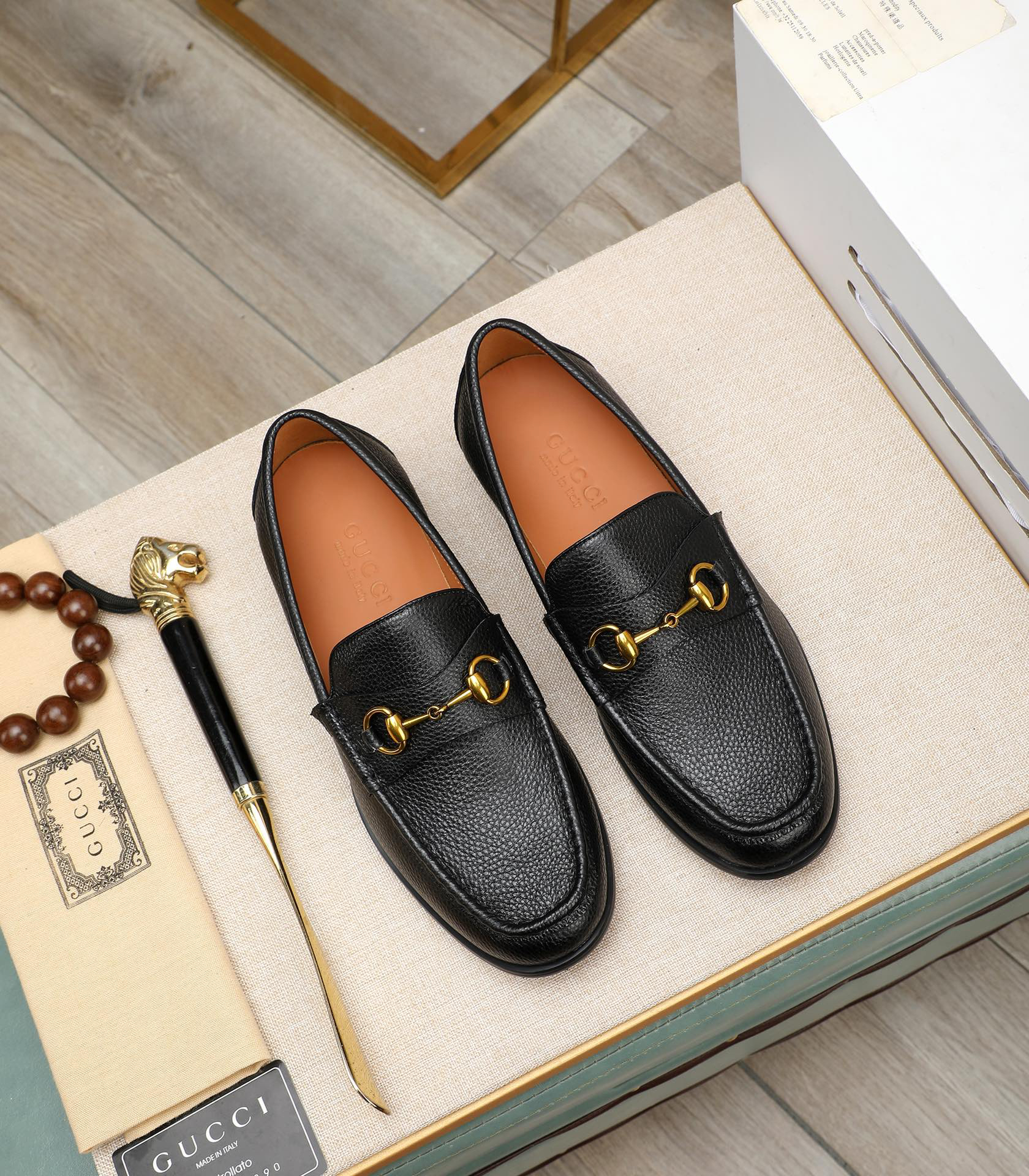 Gucci men's leather shoes-137