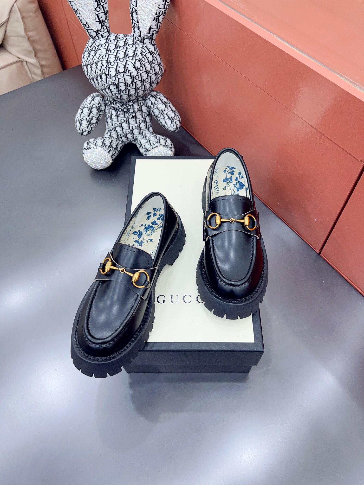 Gucci women's leather shoes-78