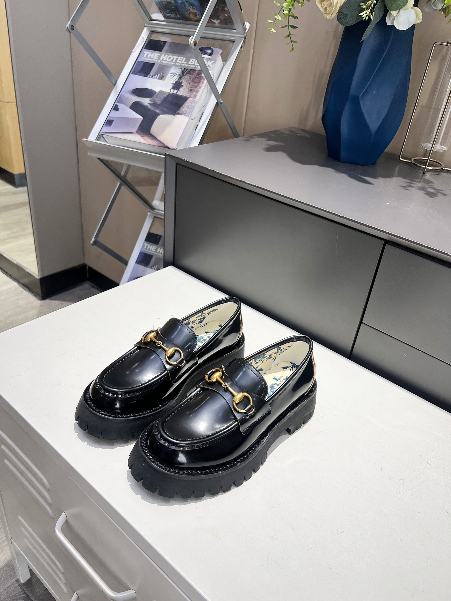 Gucci women's leather shoes-26