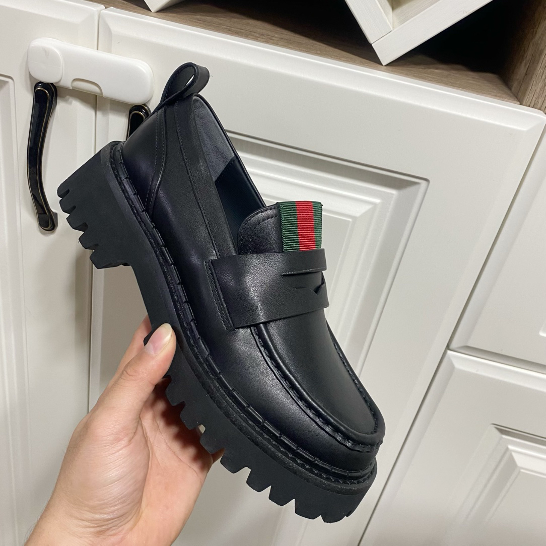 Gucci women's leather shoes-59